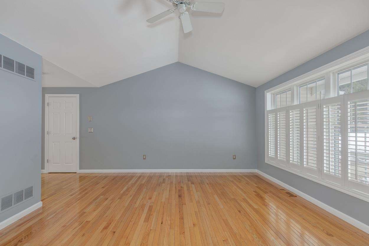 9 Westchester Ct, Hudson, NH 03051