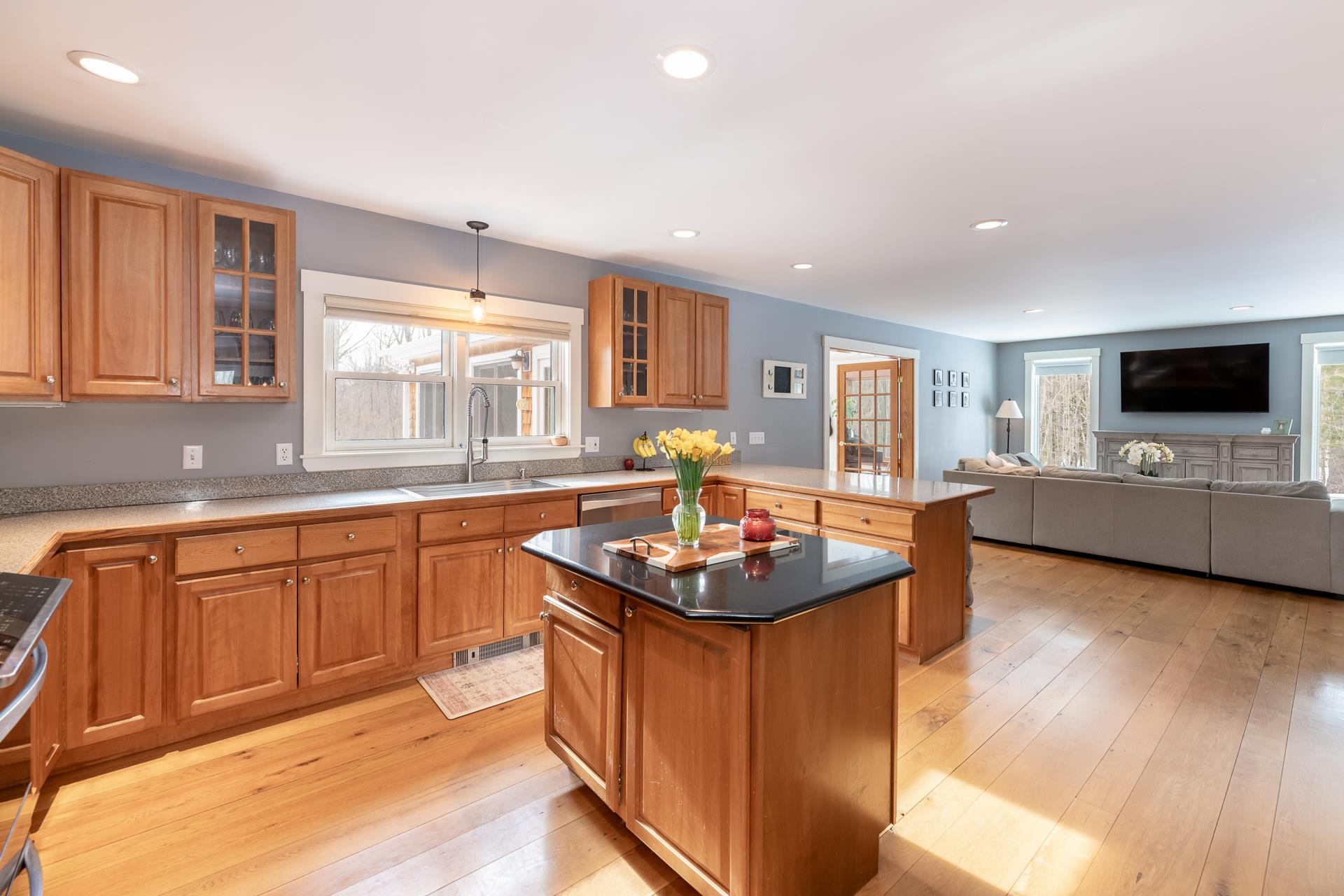 67 Kline Rd, Center Harbor, NH 03226