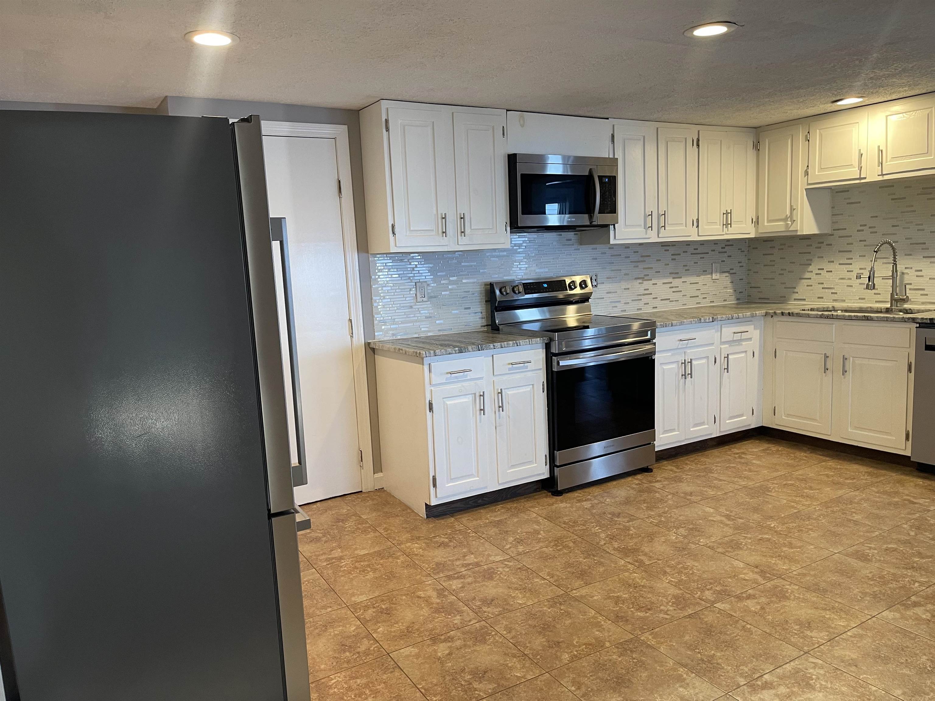 Photo of 520 Beech Street #2L Manchester NH 03104