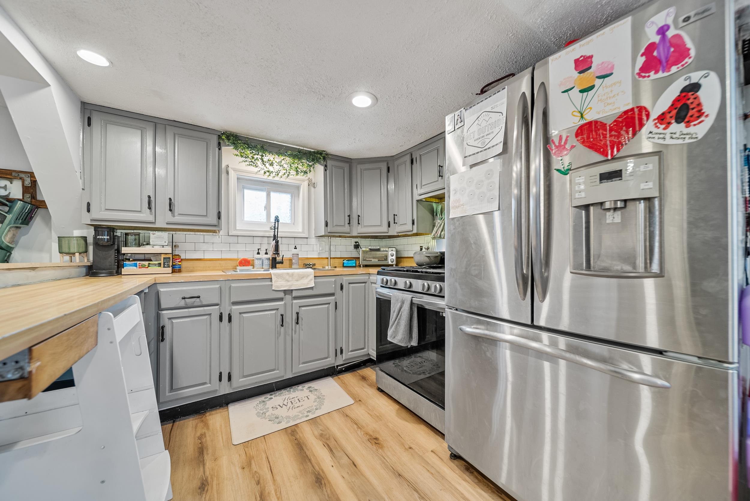 398 N Main St, Salem, NH 03079