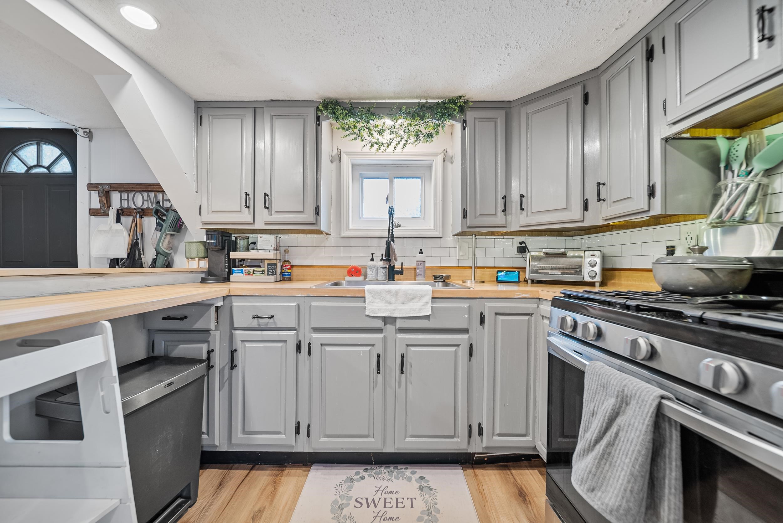 398 N Main St, Salem, NH 03079