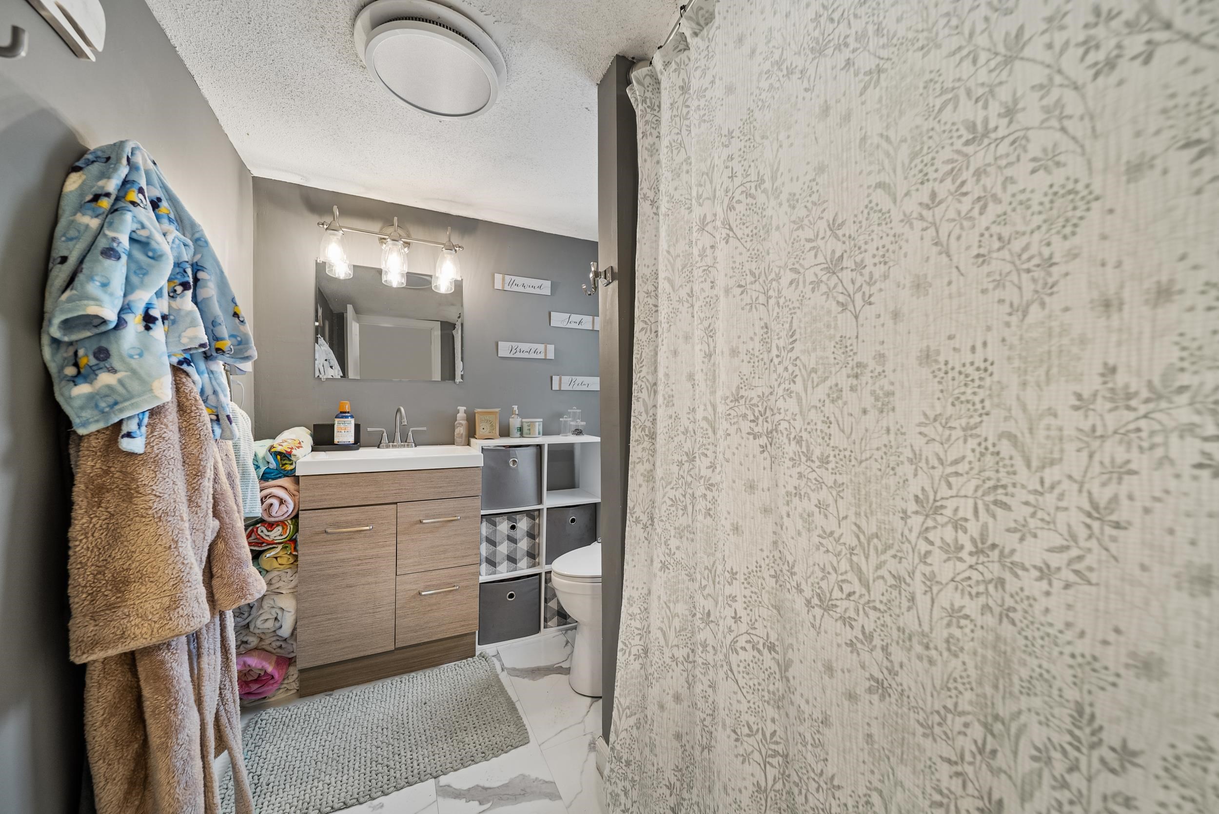 398 N Main St, Salem, NH 03079