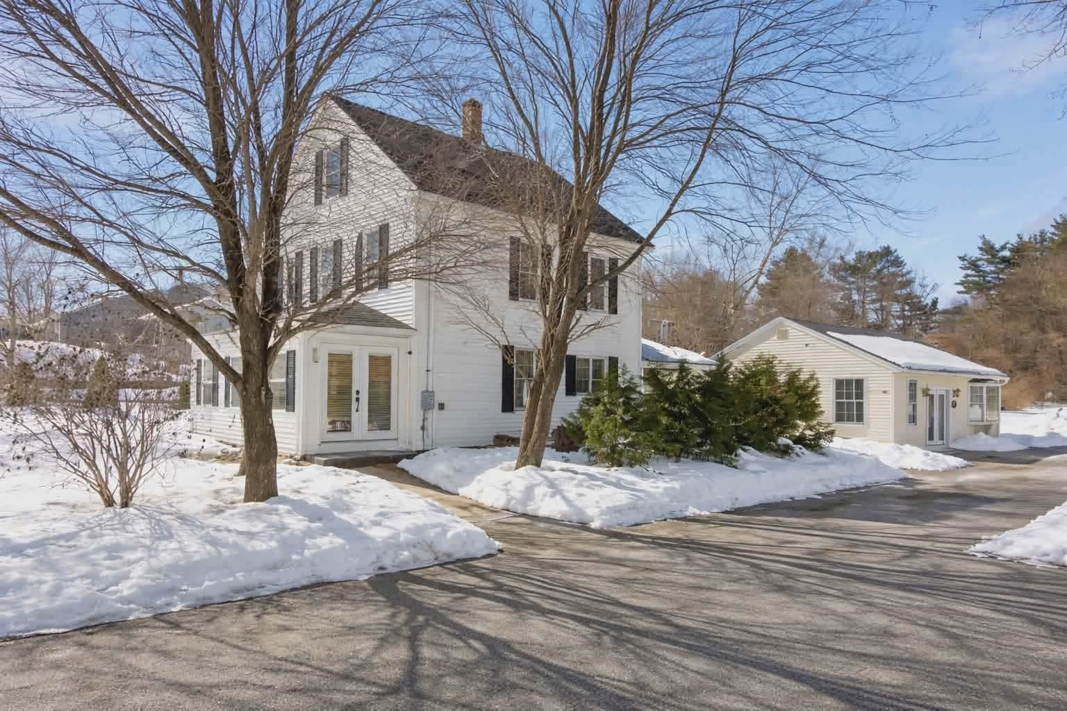 96 Lafayette Rd, Hampton Falls, NH 03844