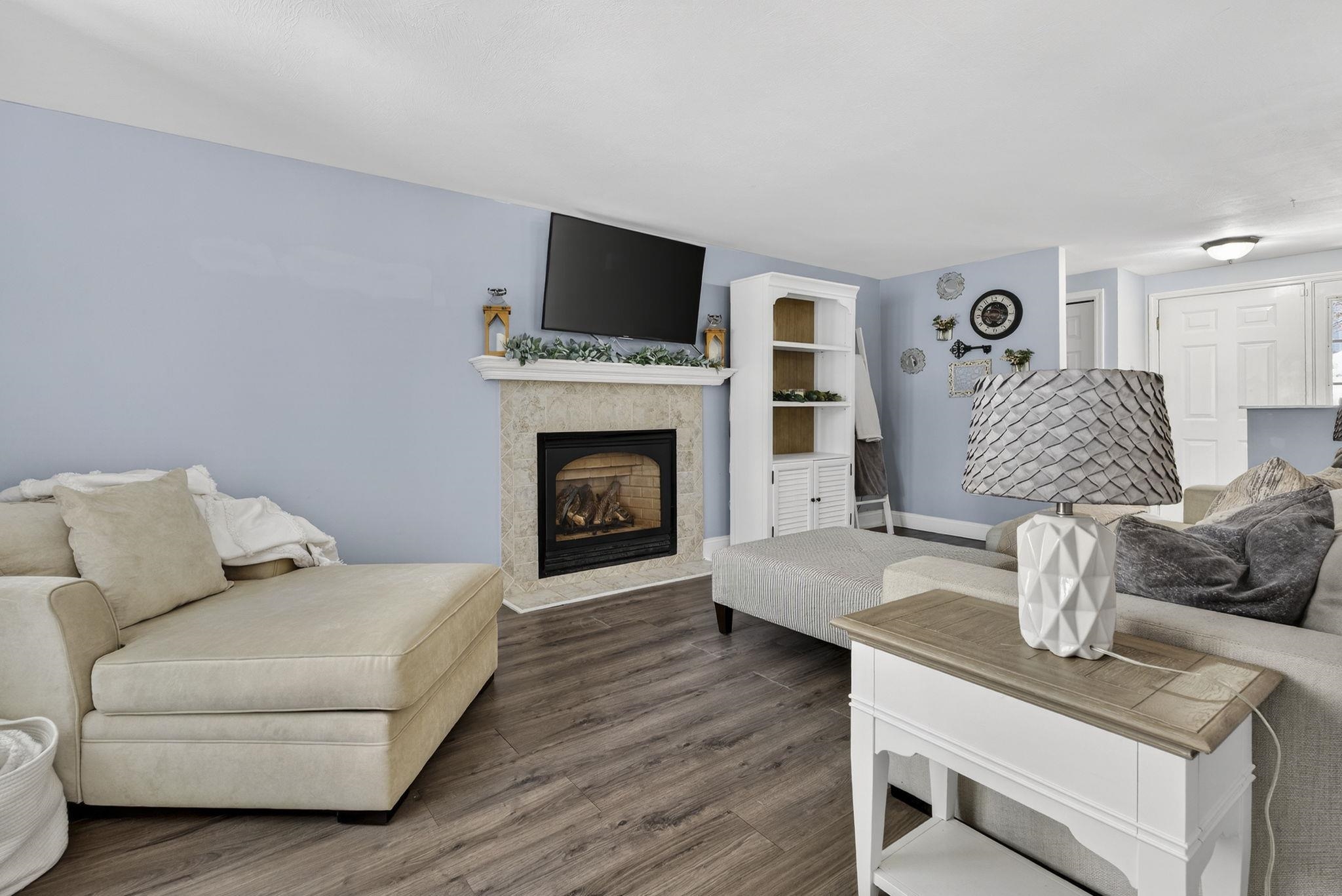 10 Owls Ct, Merrimack, NH 03054