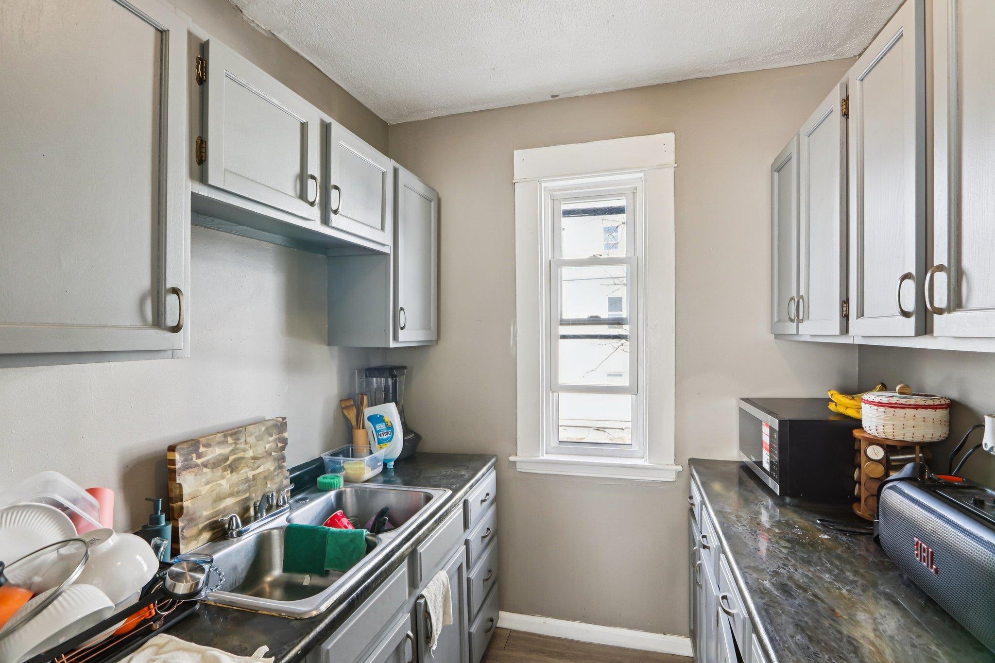 424 Cedar St, Manchester, NH 03103