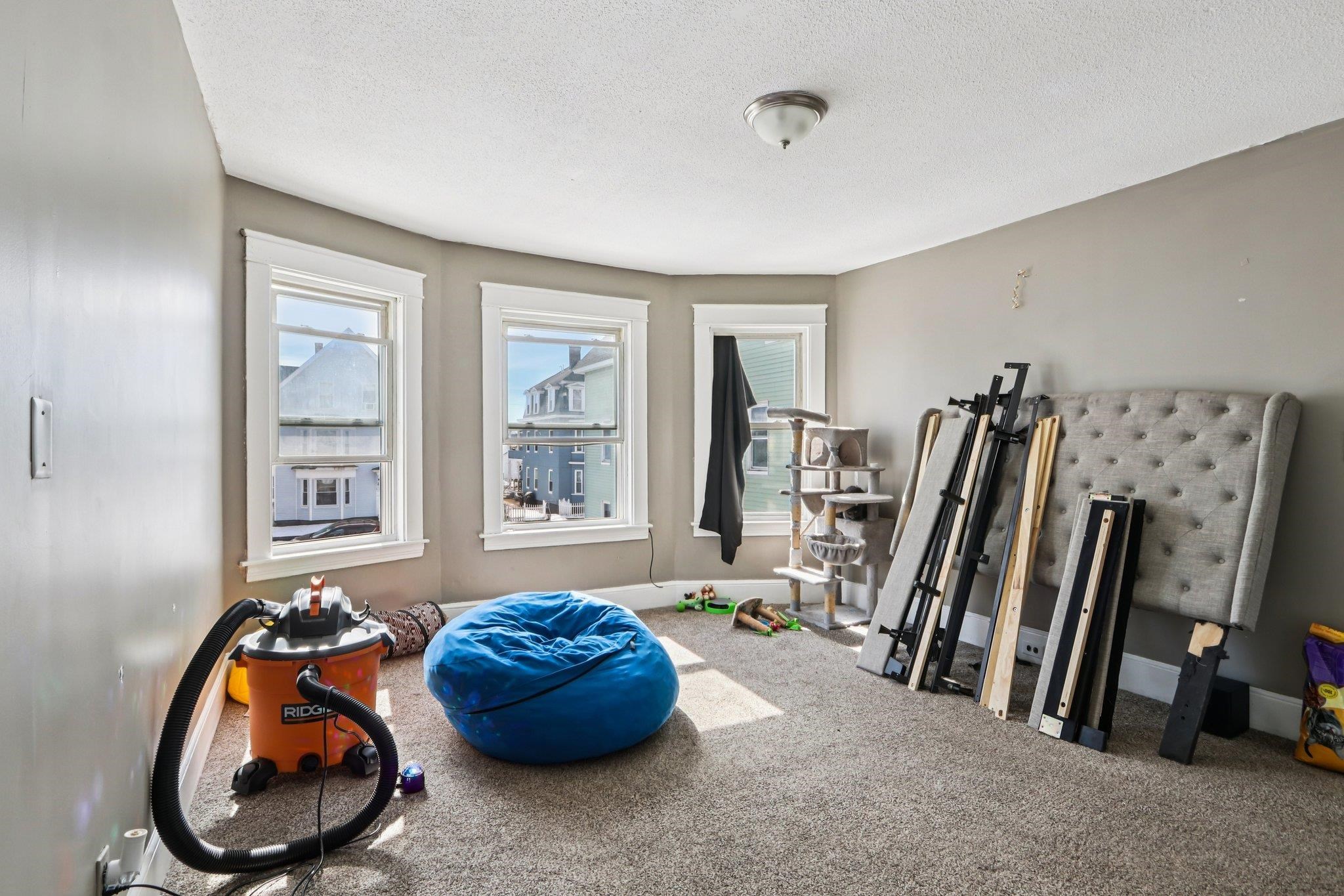 424 Cedar St, Manchester, NH 03103