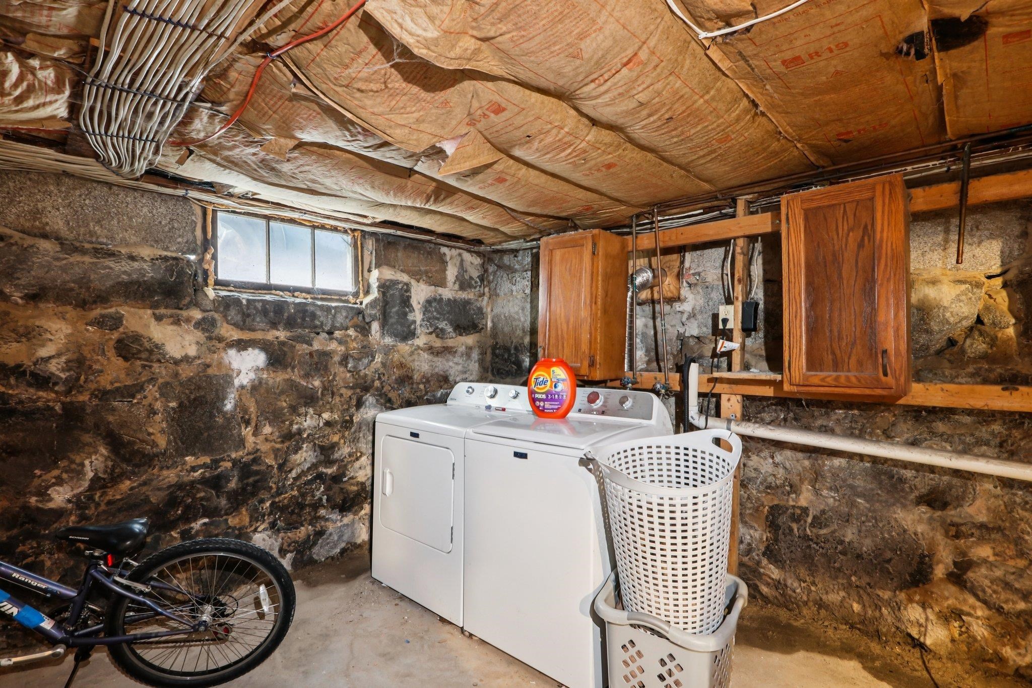 424 Cedar St, Manchester, NH 03103