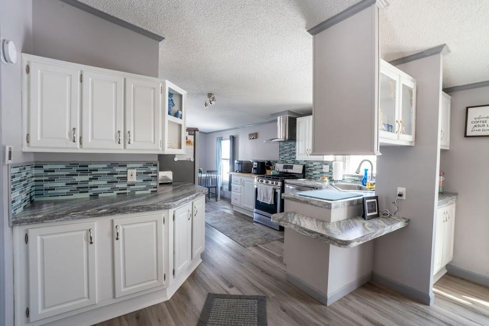 6 Lincoln St, Epsom, NH 03234