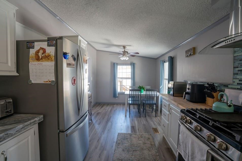 6 Lincoln St, Epsom, NH 03234