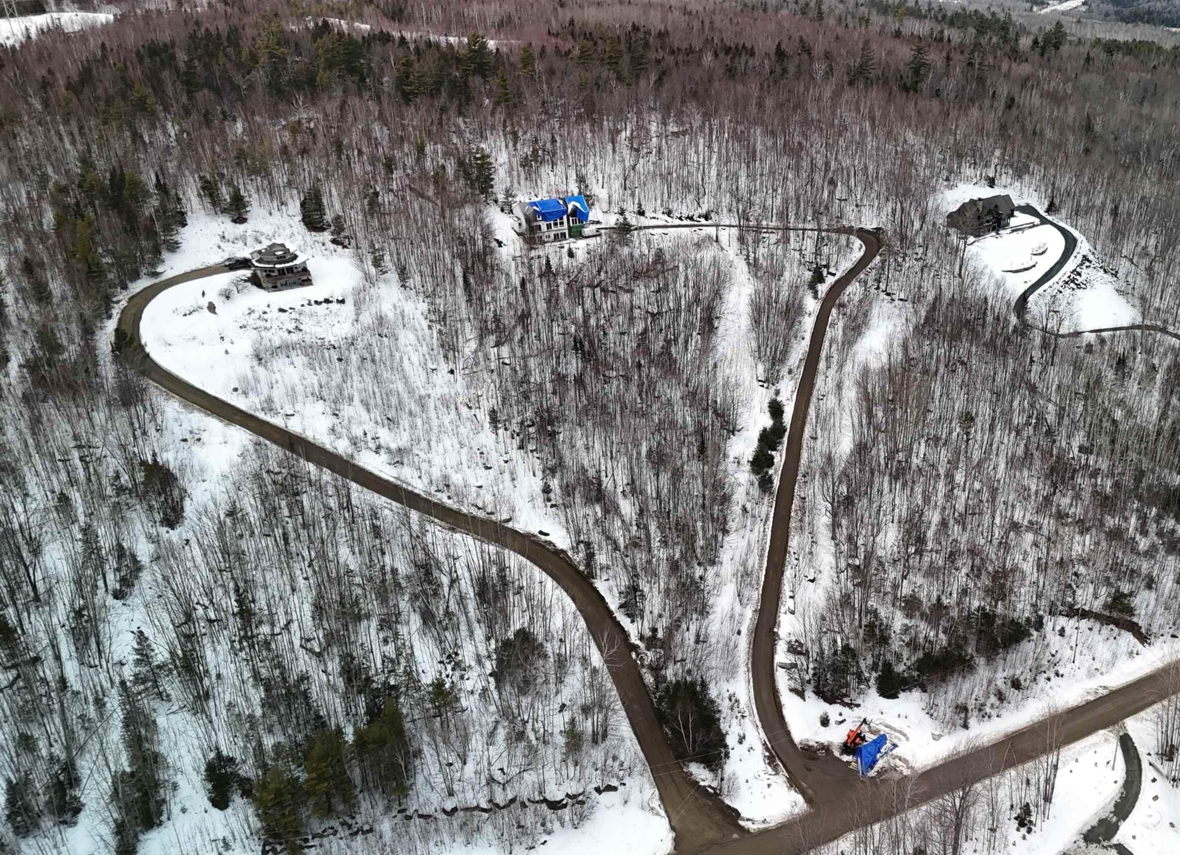 150 North Peak Dr, Easton, NH 03580