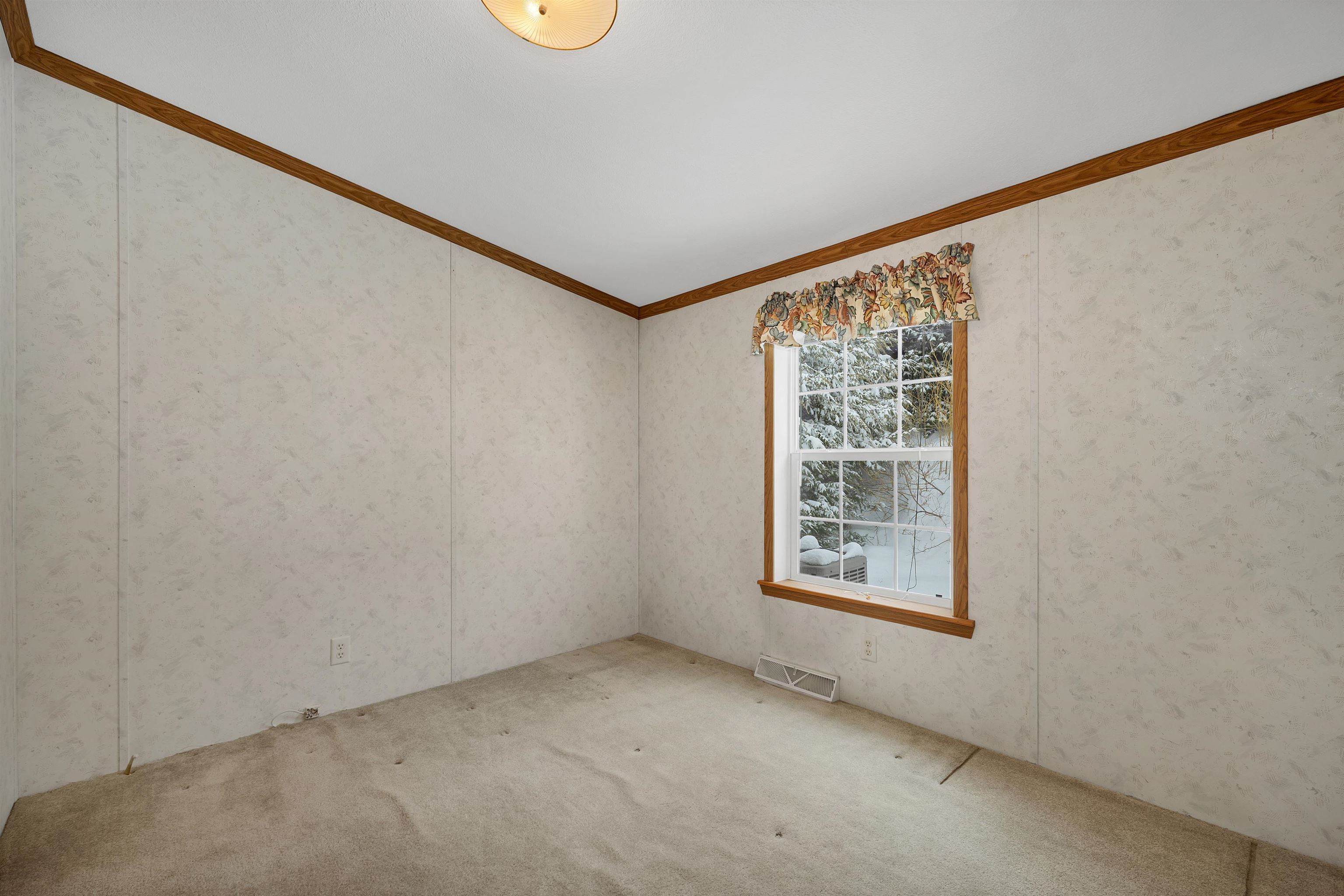 39 Great Brook Dr, Belmont, NH 03220