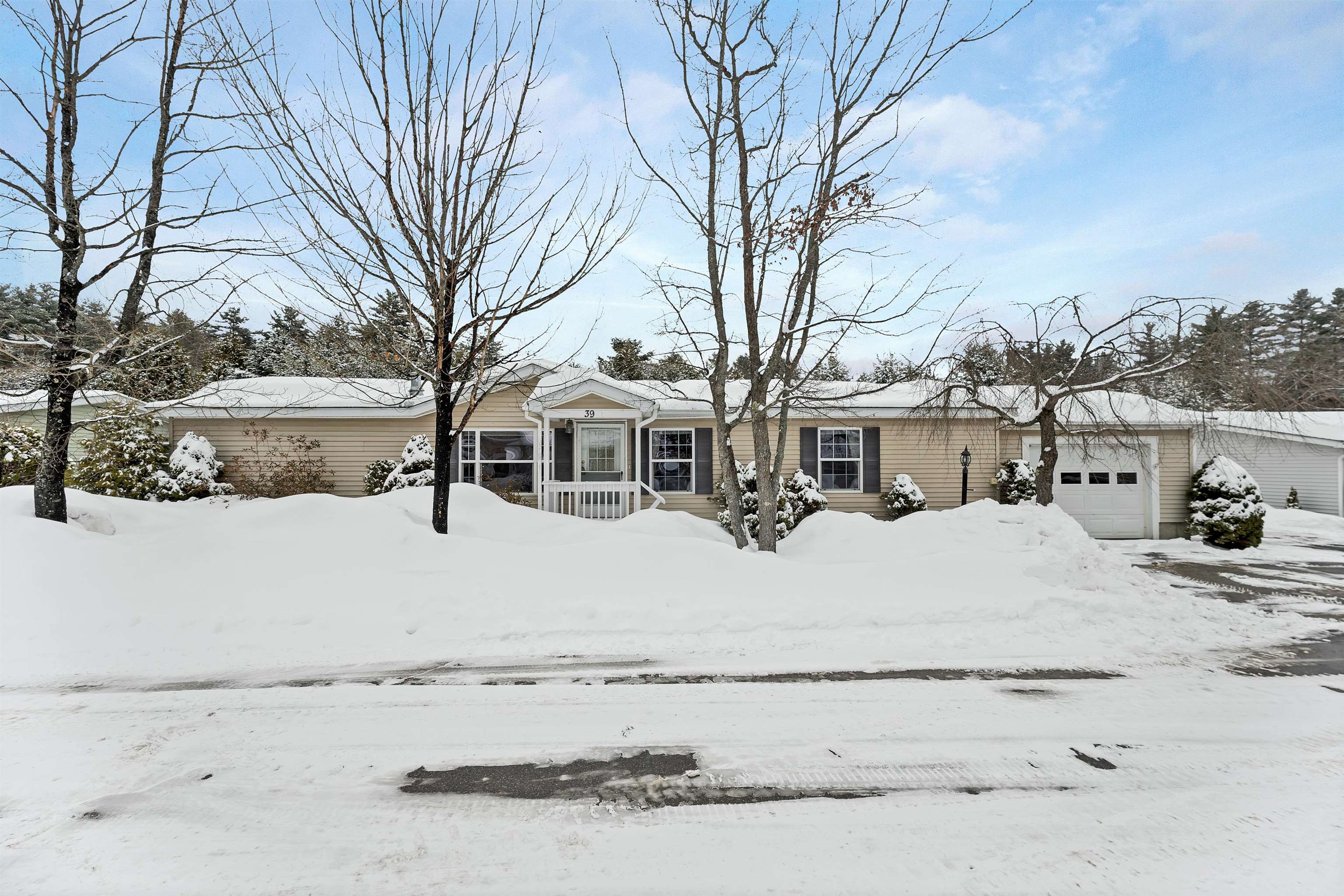 39 Great Brook Dr, Belmont, NH 03220
