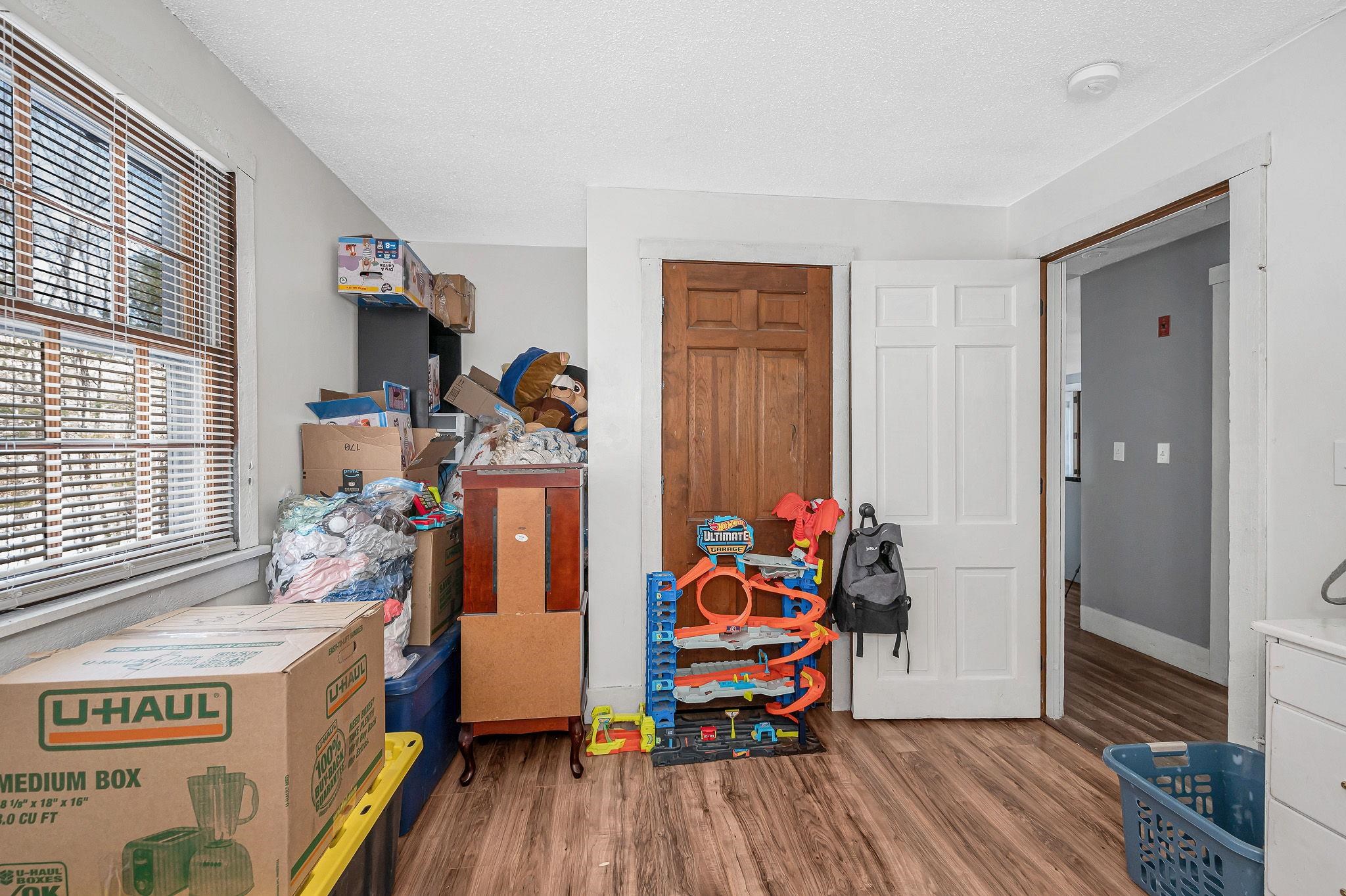 54 Hampstead Rd, Sandown, NH 03873