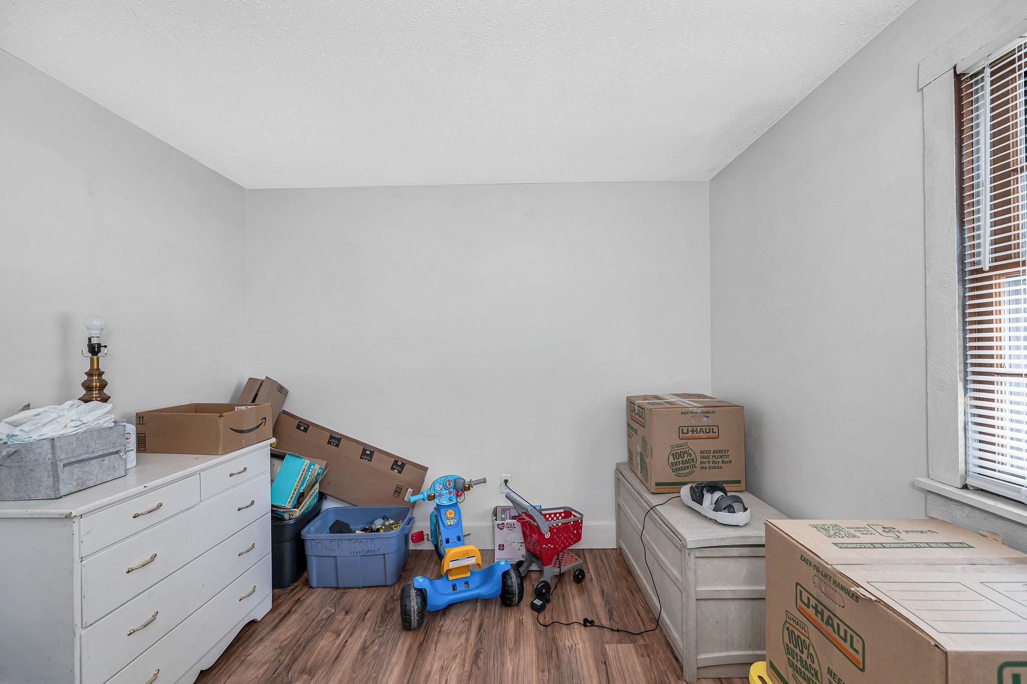 54 Hampstead Rd, Sandown, NH 03873