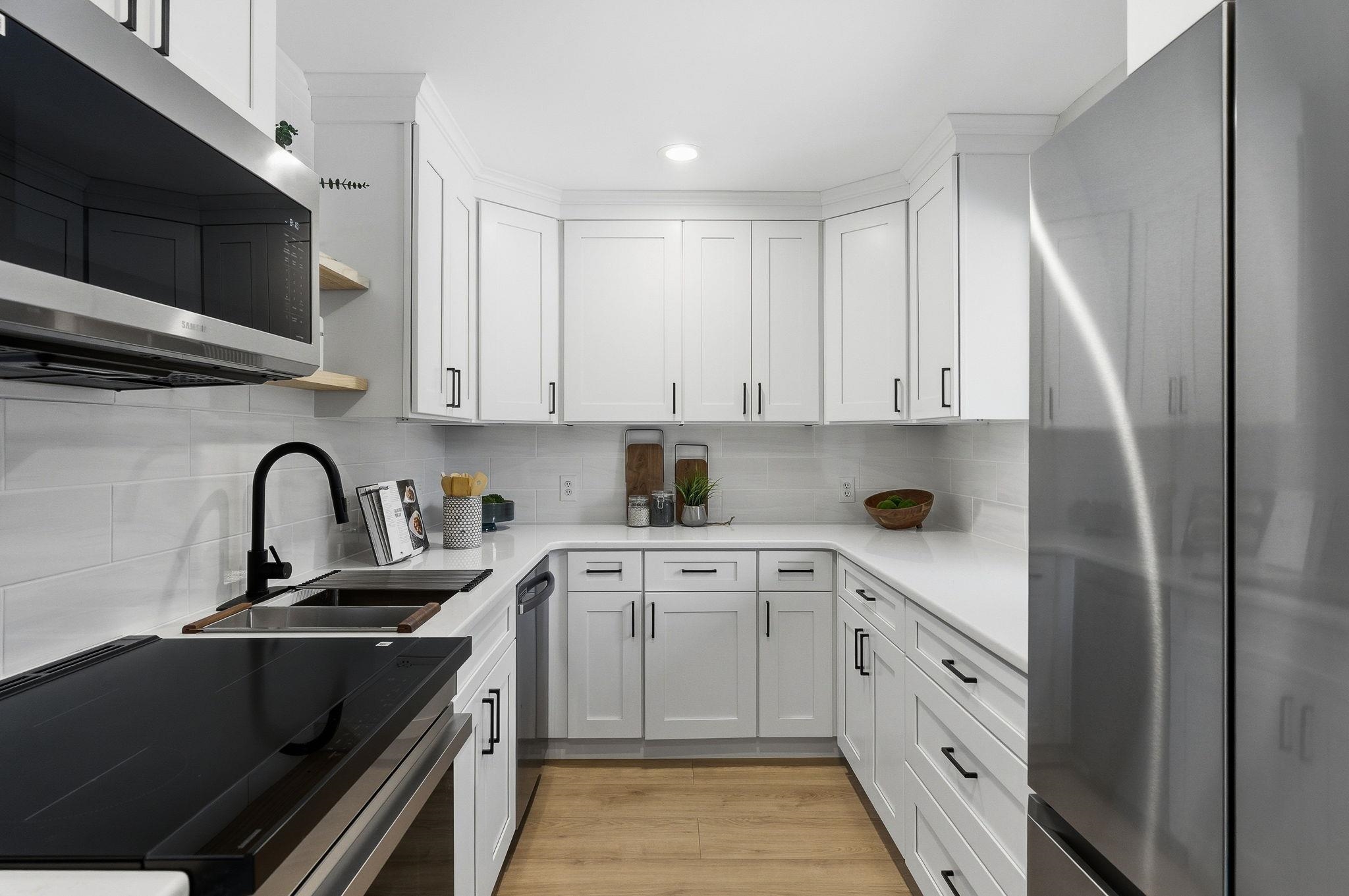 189 Coburn Woods Dr, Nashua, NH 03063