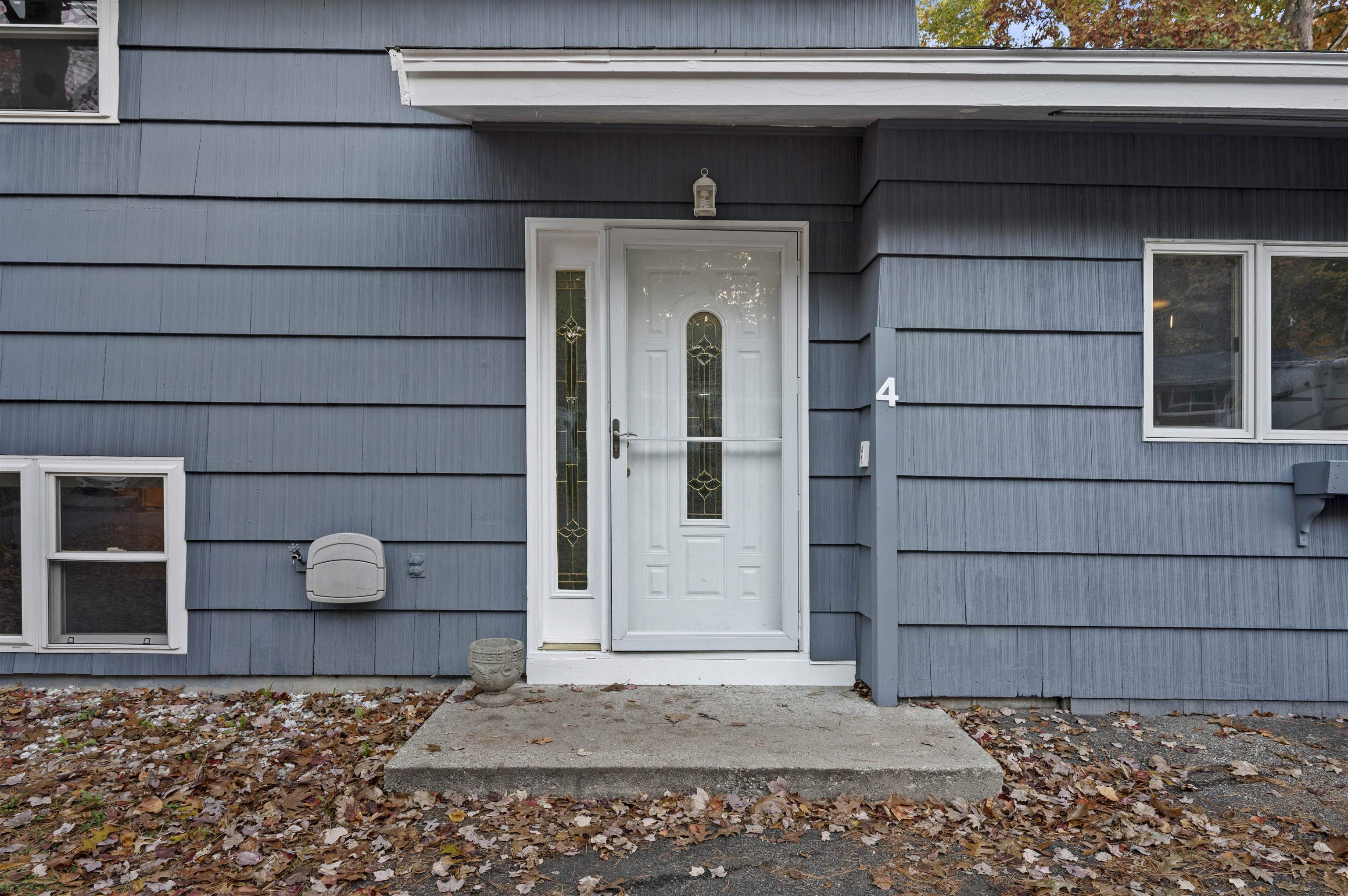 4 Tanglewood Dr, Dover, NH 03820