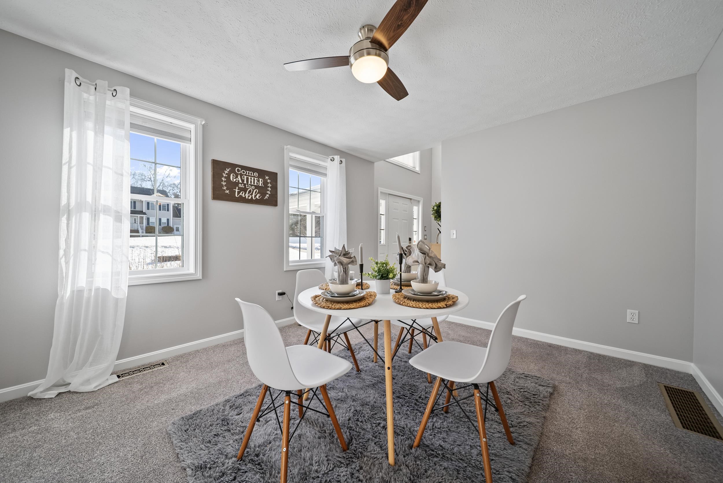 11 Barberry St, Hooksett, NH 03106