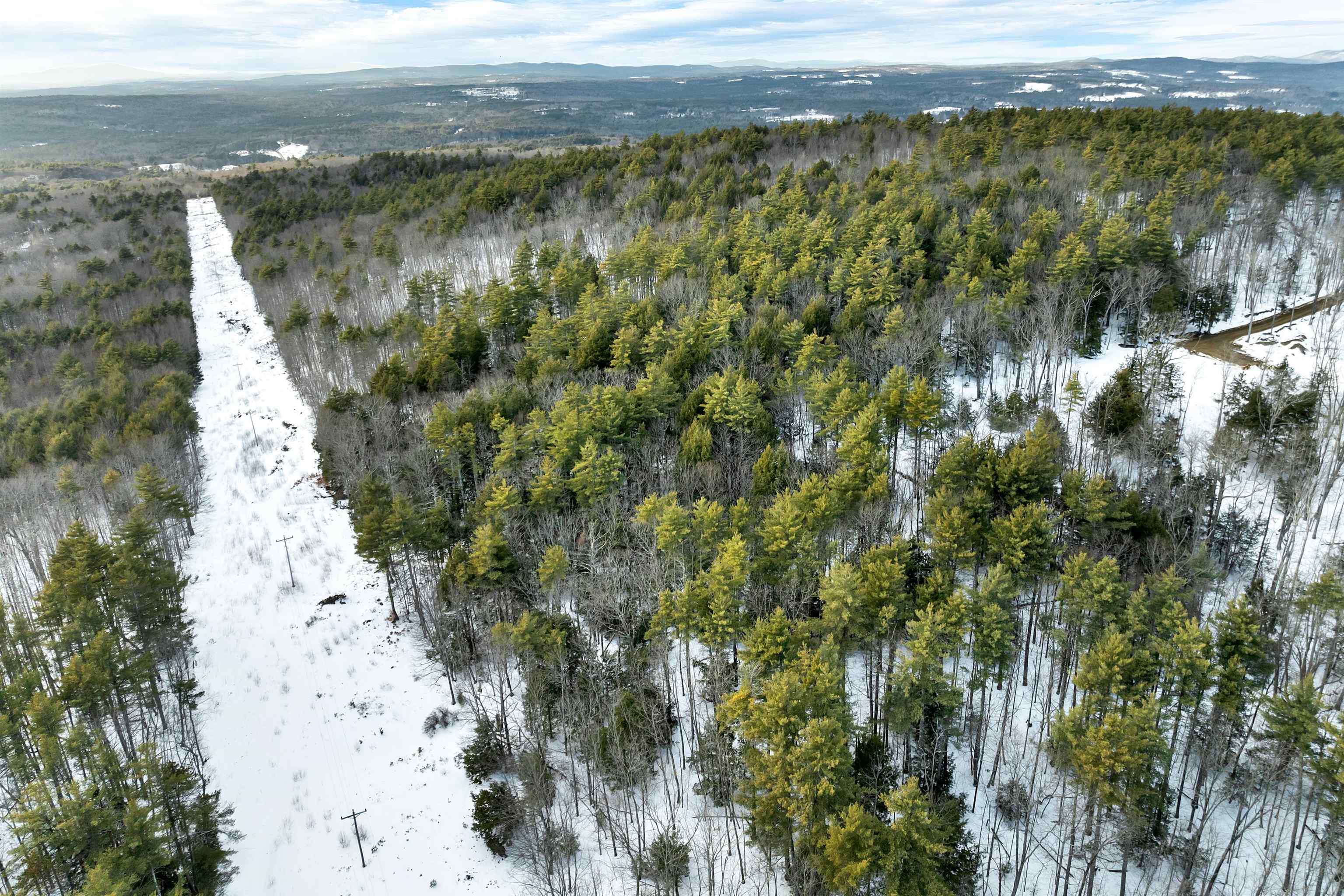 Dowboro Rd, Pittsfield, NH 03263