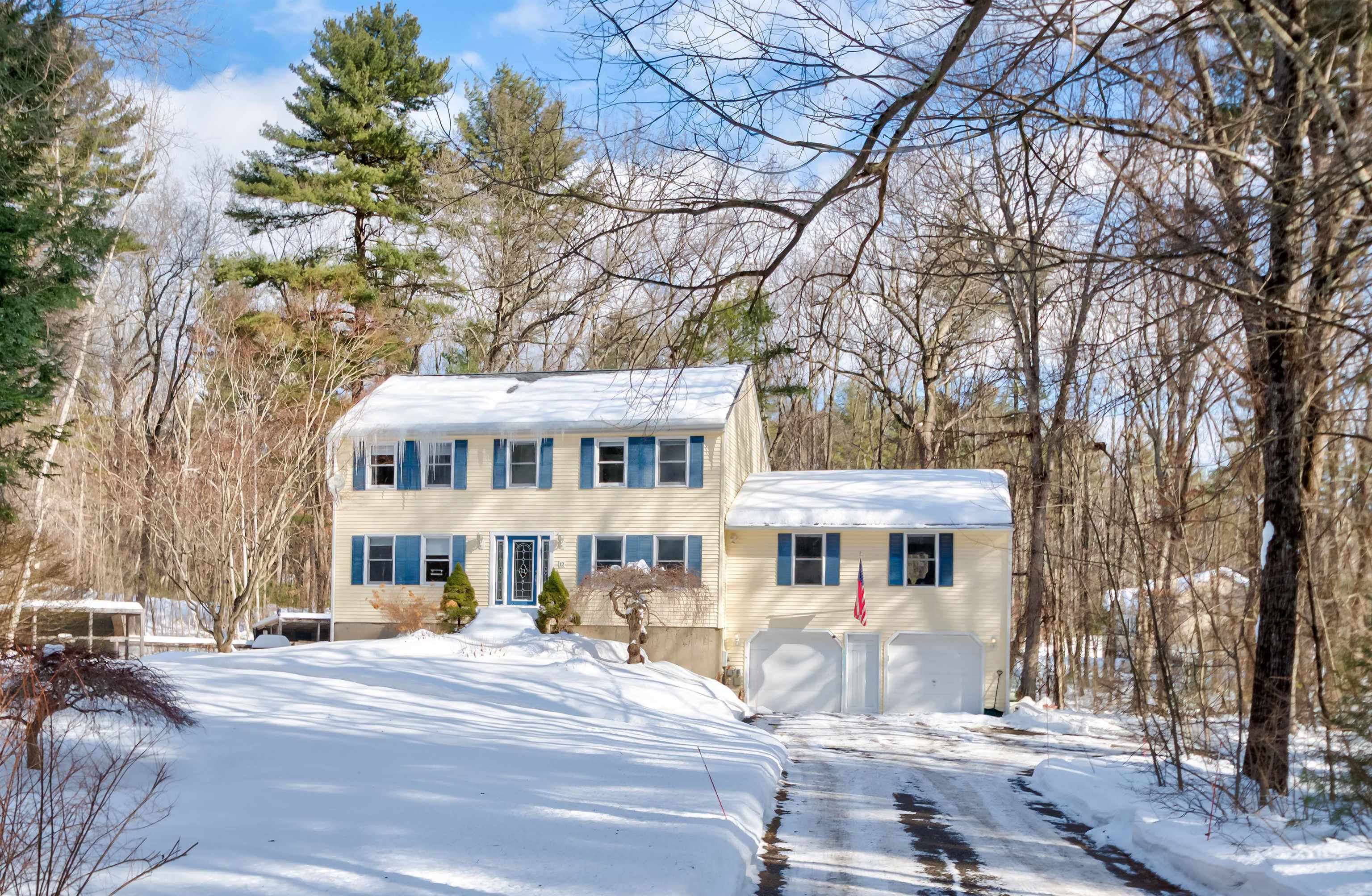12 Shelly Dr, Pelham, NH 03076