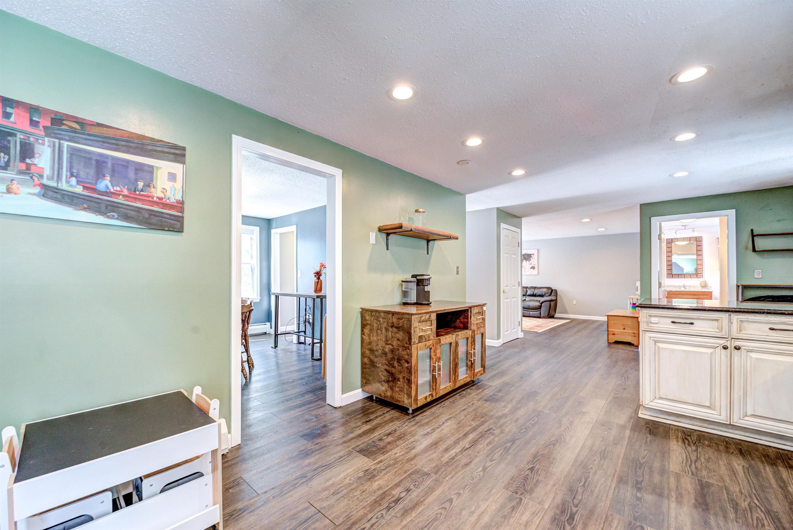 12 Shelly Dr, Pelham, NH 03076