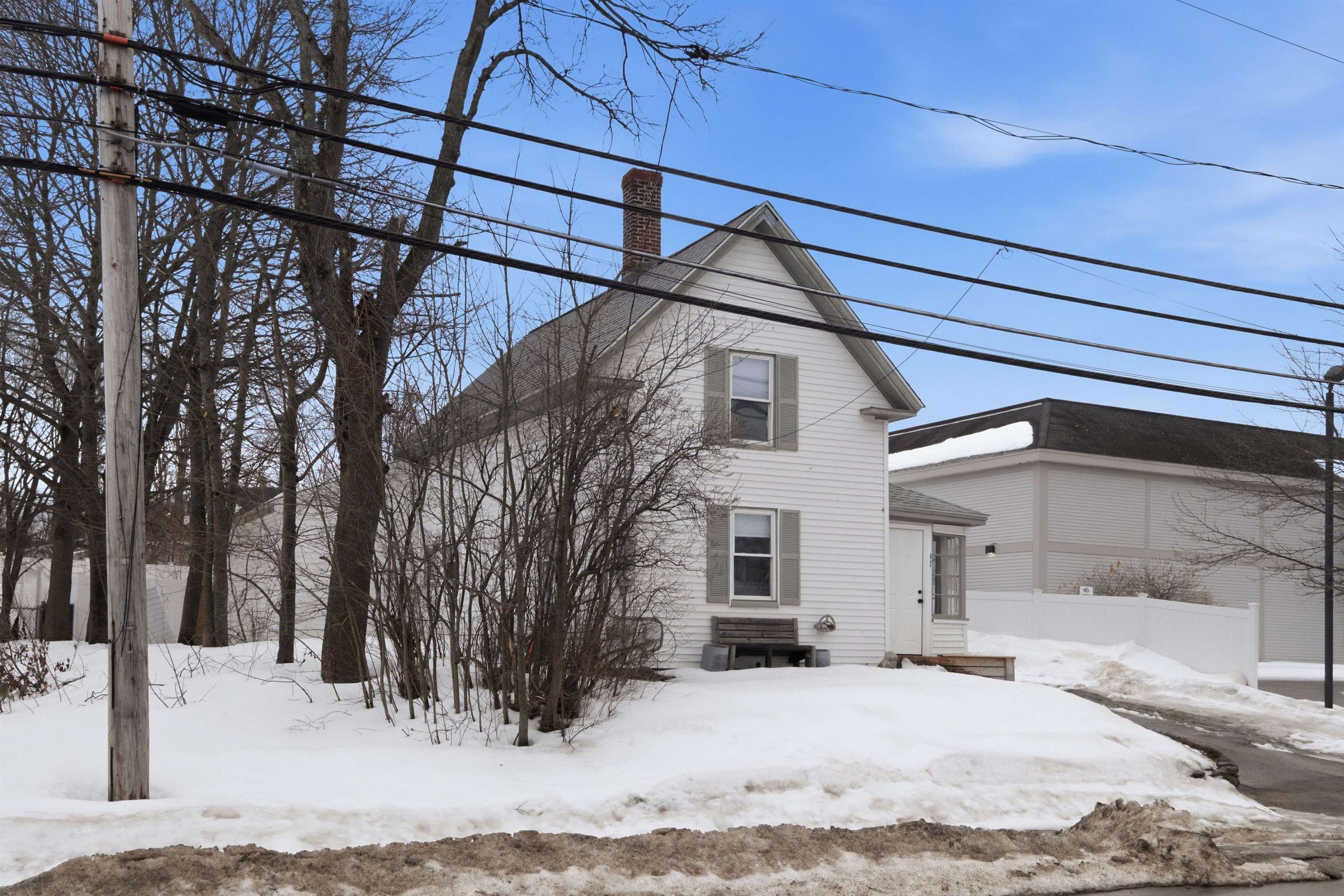 47 Carroll St, Pittsfield, NH 03263