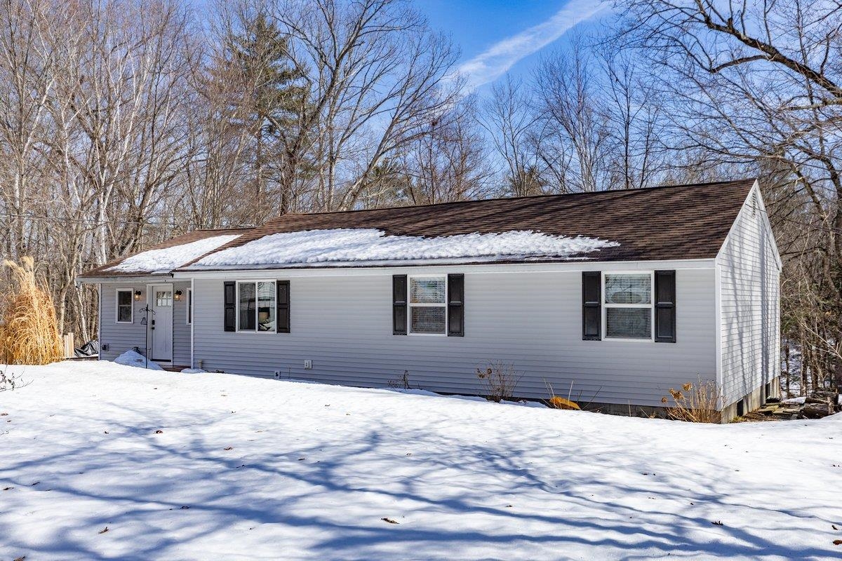 10 Richard Ct, Raymond, NH 03077