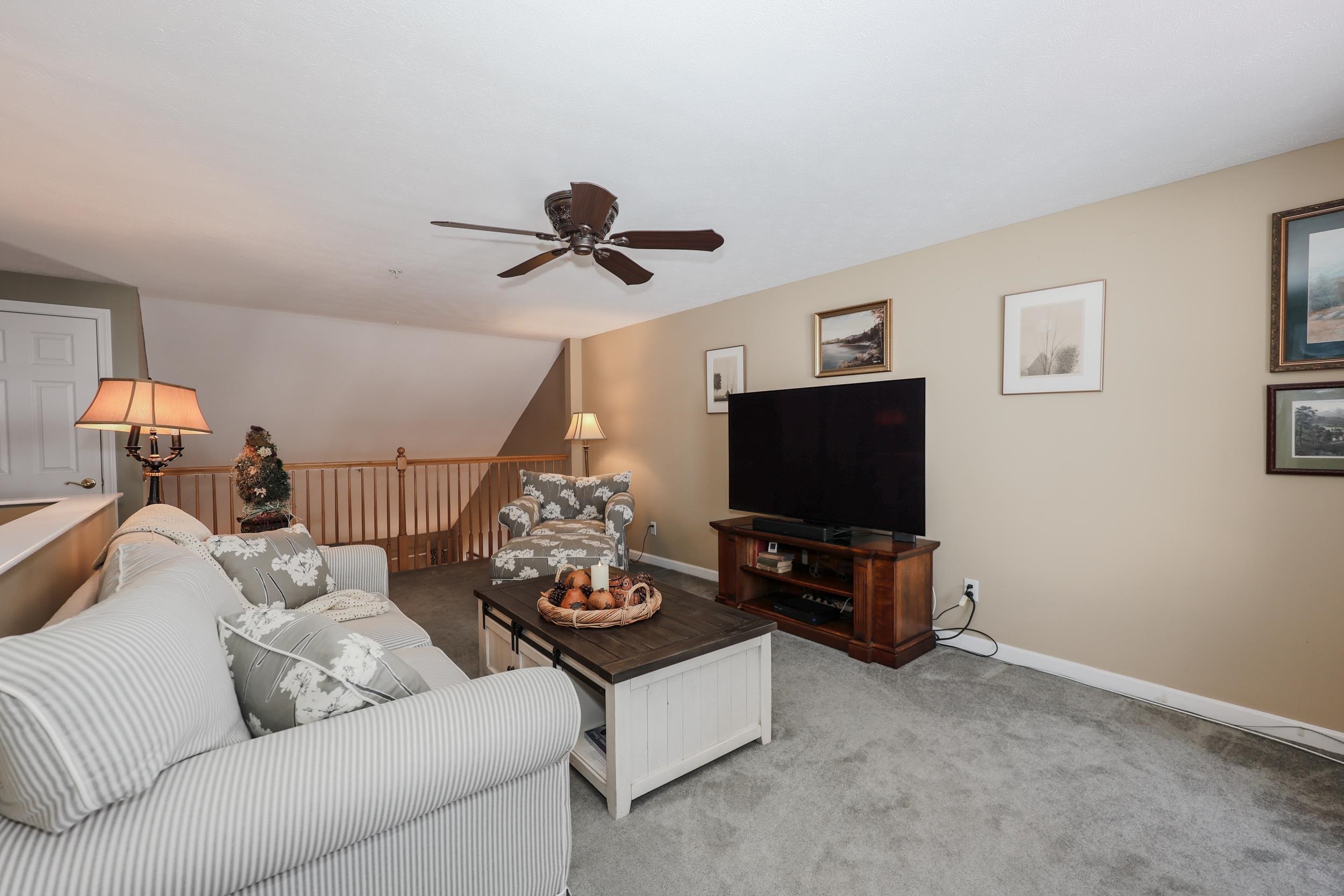 34 Mammoth Rd, Hooksett, NH 03106