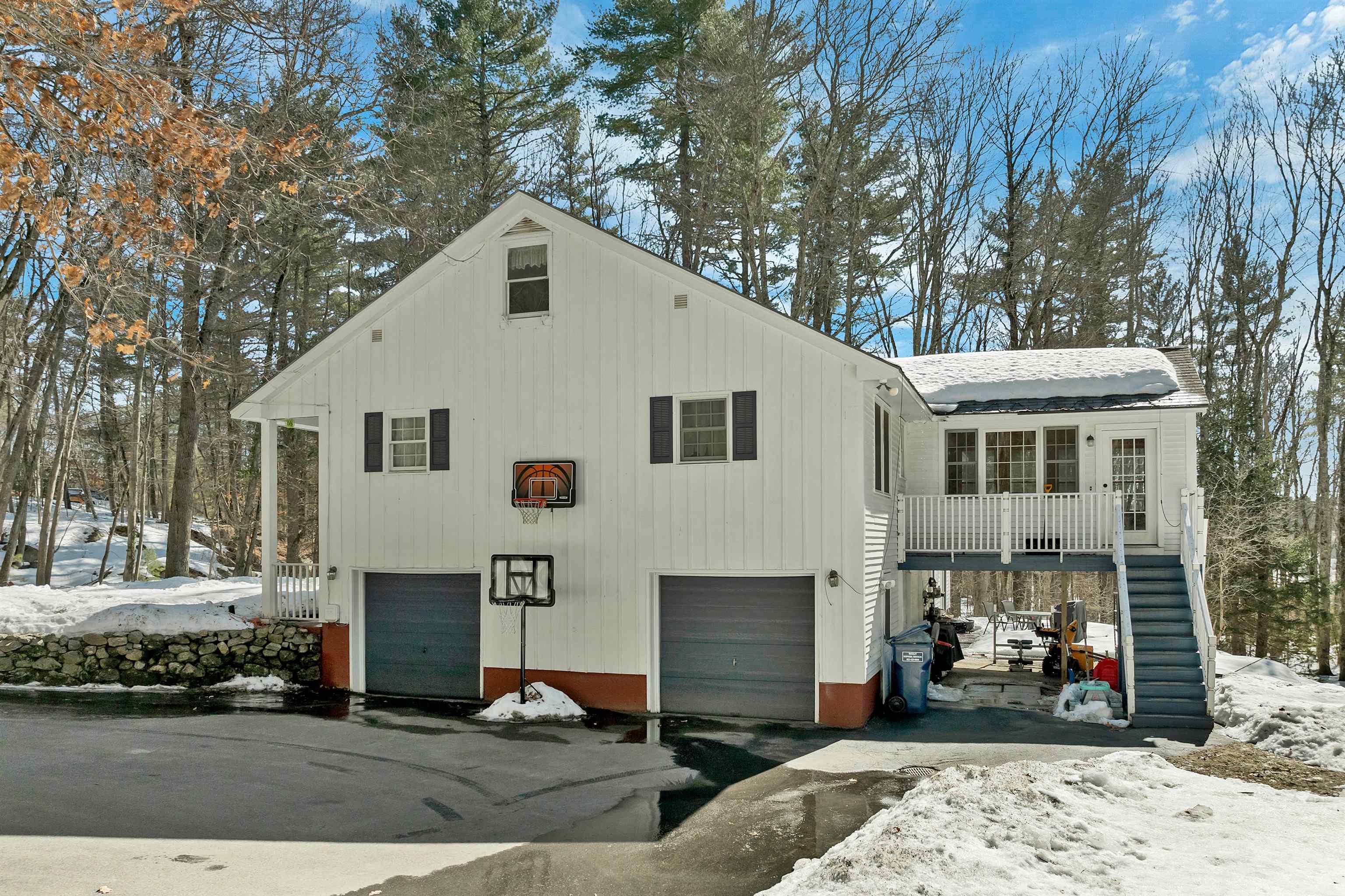 53 Seton Dr, Bedford, NH 03110