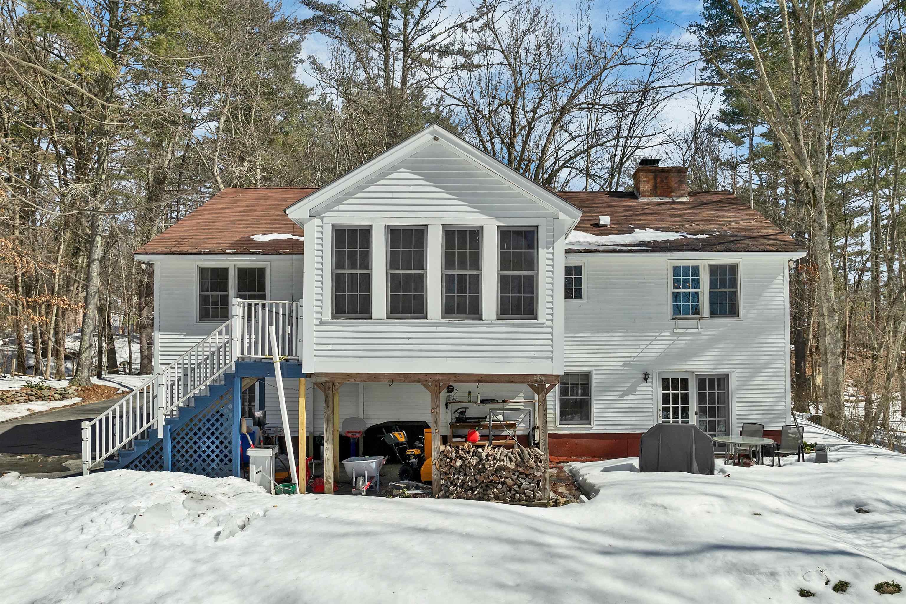 53 Seton Dr, Bedford, NH 03110