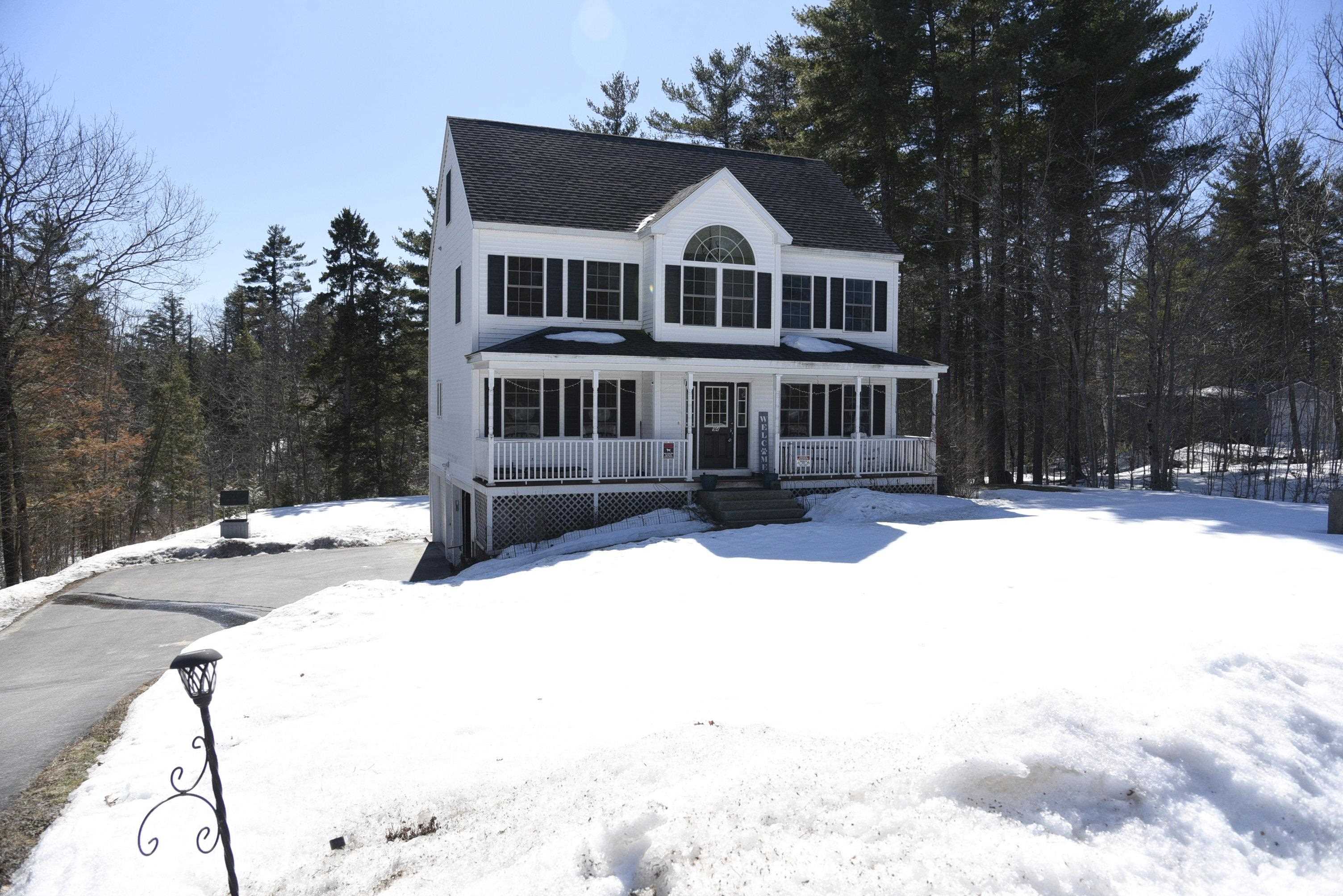 94 Autumn Ln, Barrington, NH 03825