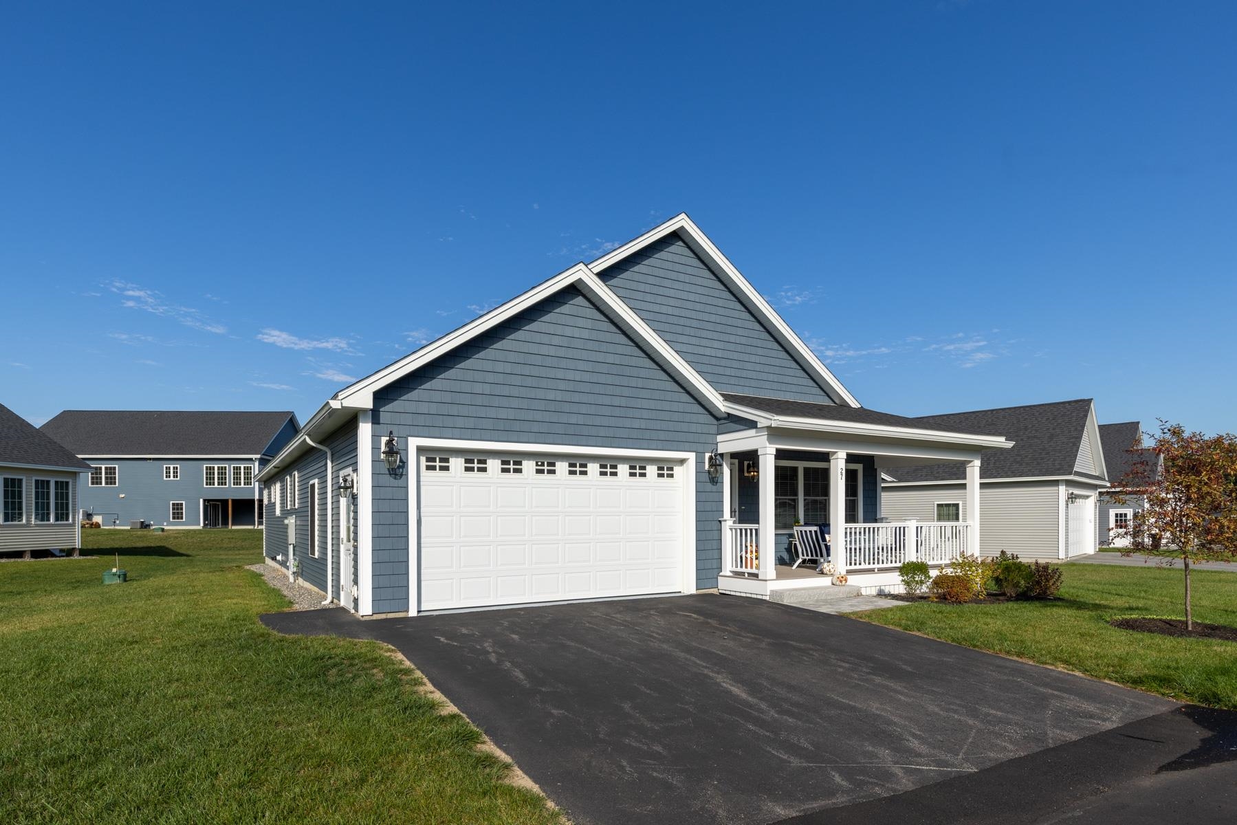 27 Mulberry Ln, Epping, NH 03042