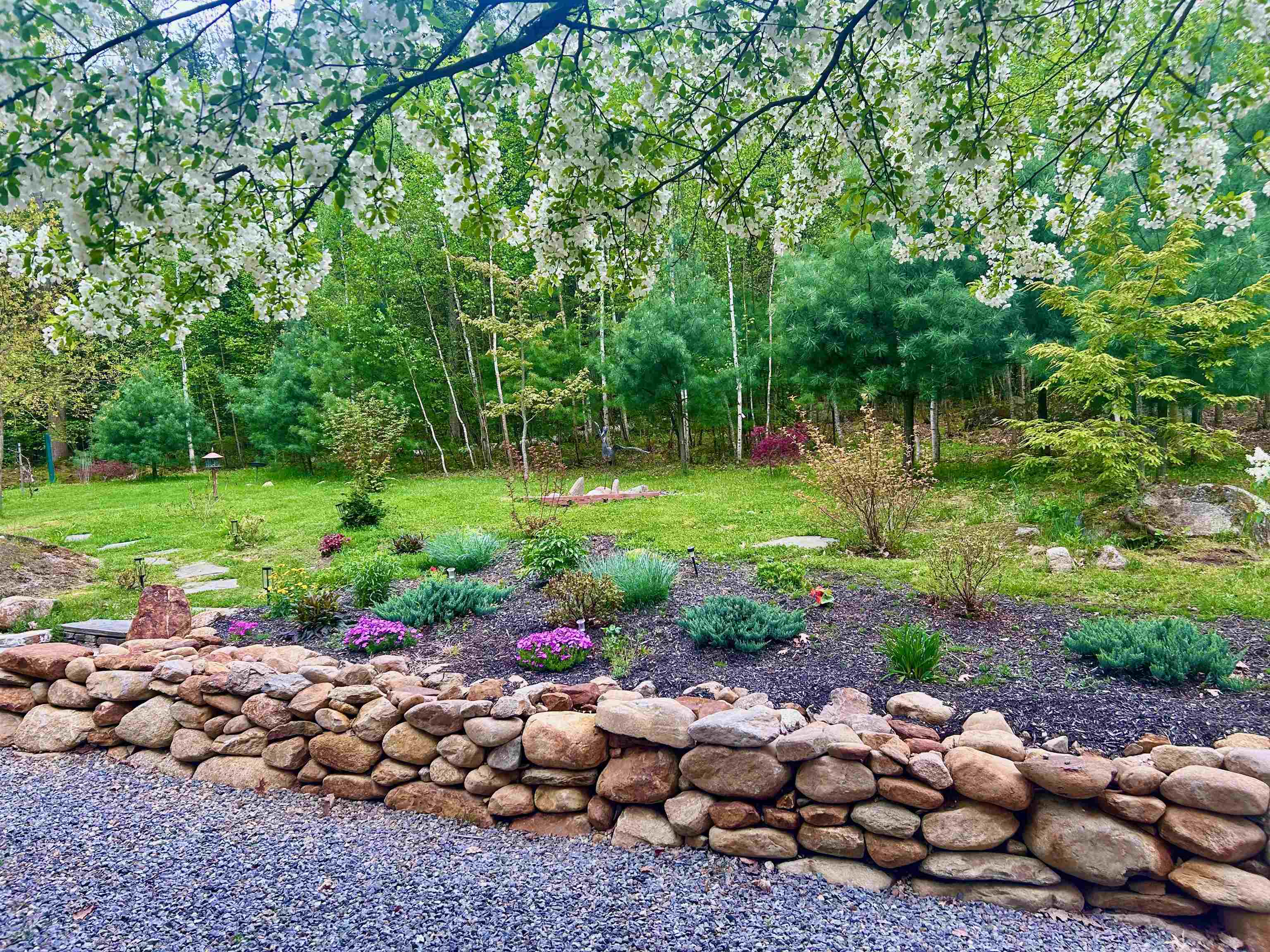 1481 Bennington Rd, Francestown, NH 03043