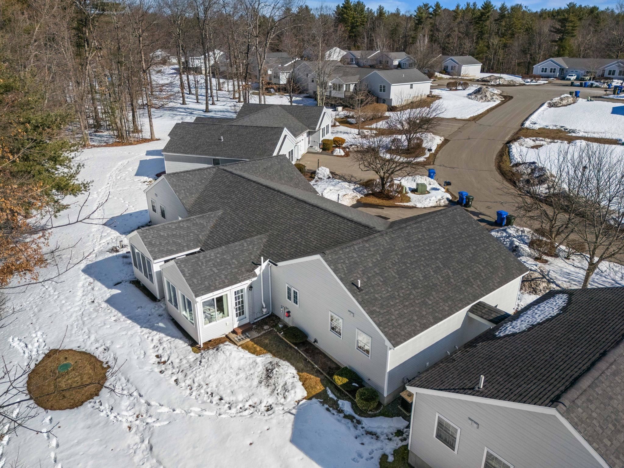 5 Rainbow Dr, Londonderry, NH 03053