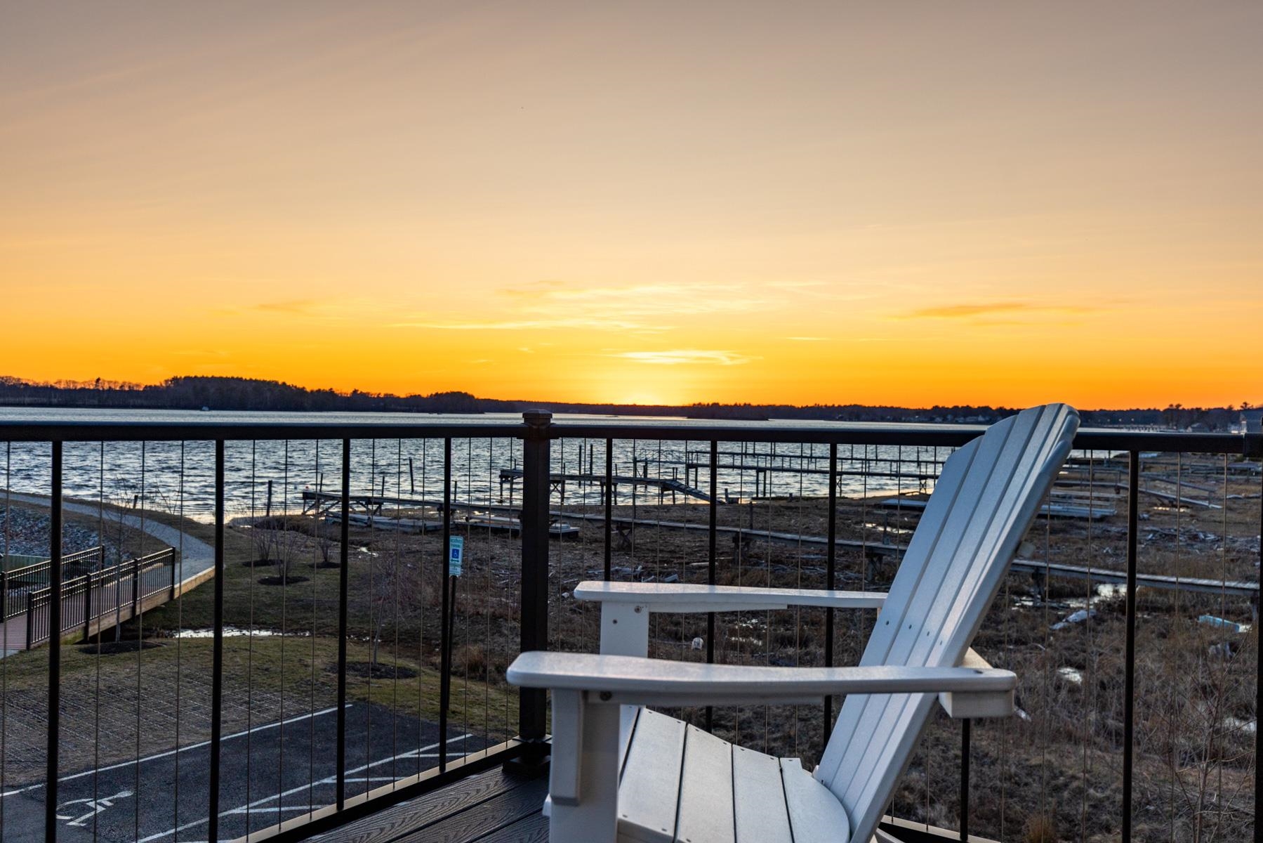 33 Little Bay Dr, Dover, NH 03820