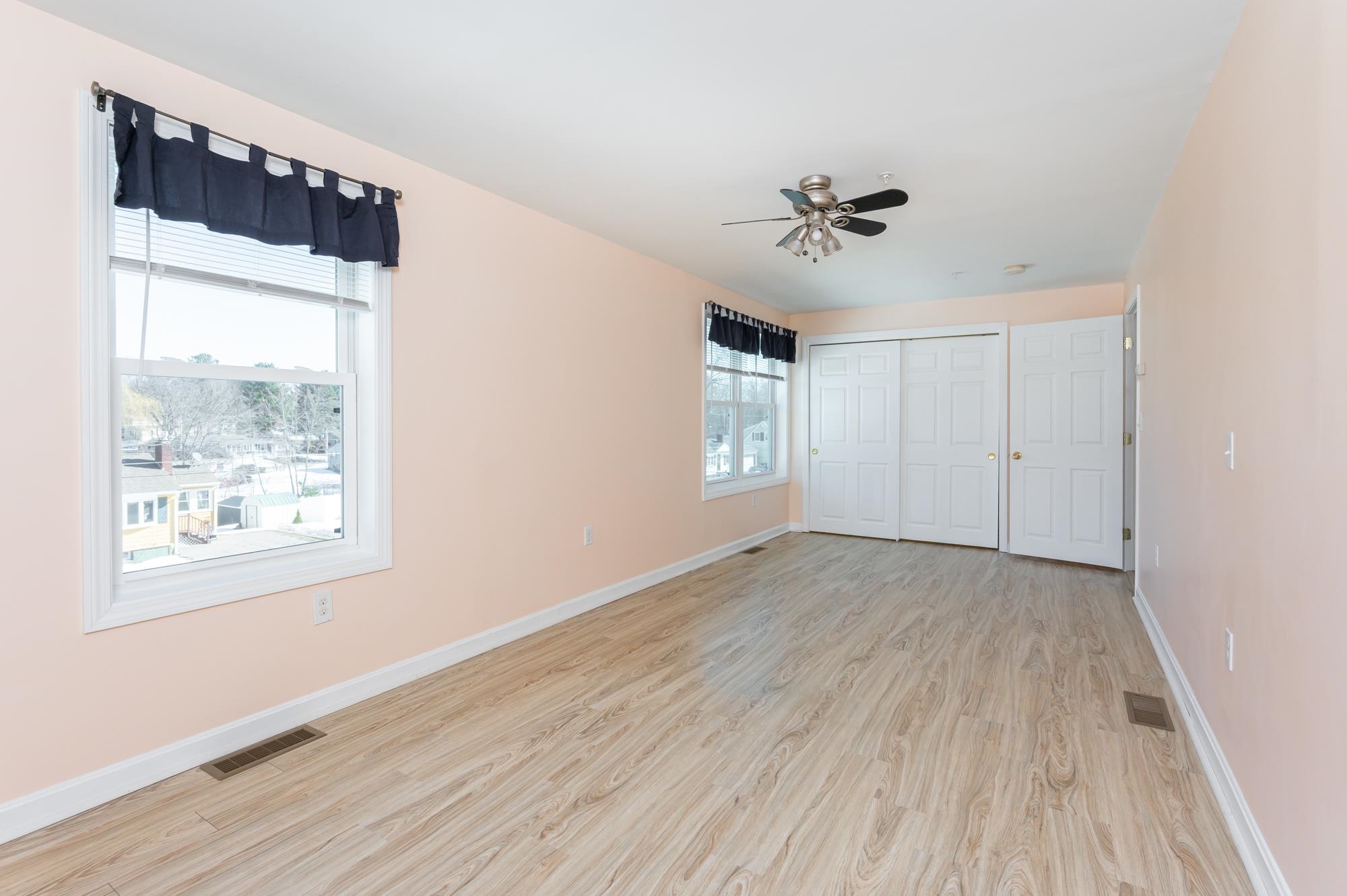 8 Ridgeview Ave, Salem, NH 03079