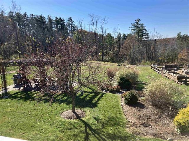 26 N Main St, Mont Vernon, NH 03057