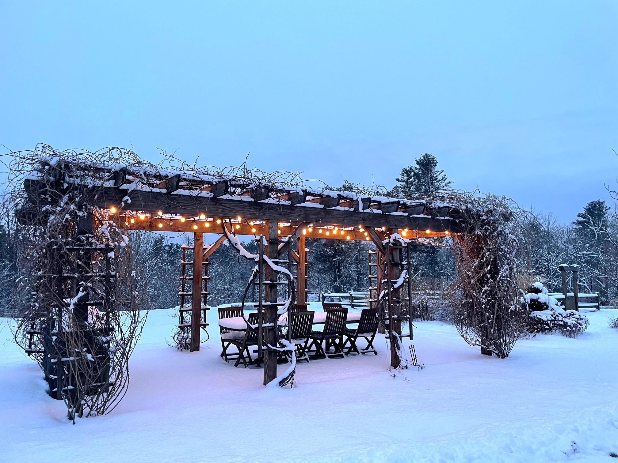 26 N Main St, Mont Vernon, NH 03057