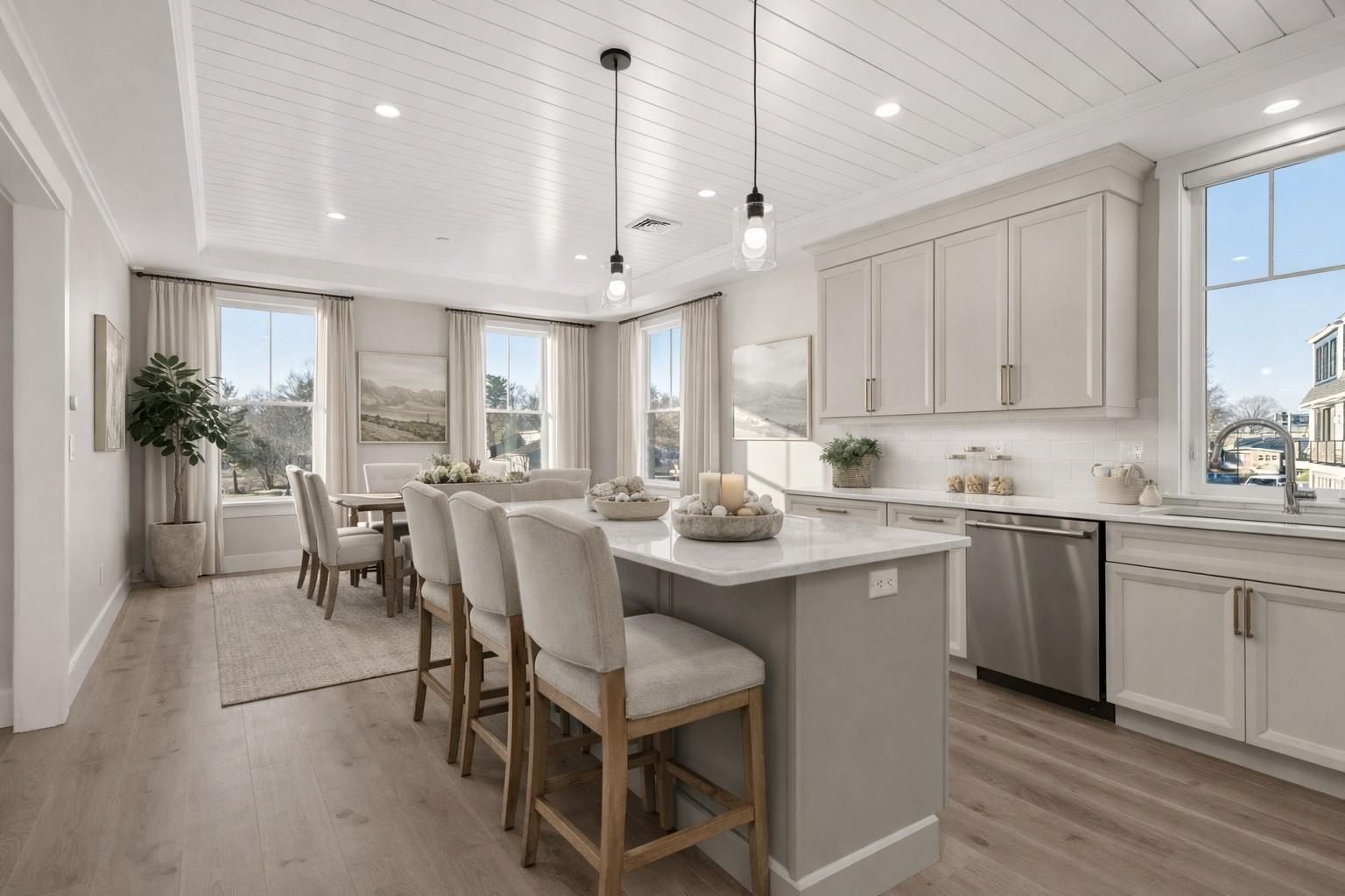 33 Little Bay Dr, Dover, NH 03820