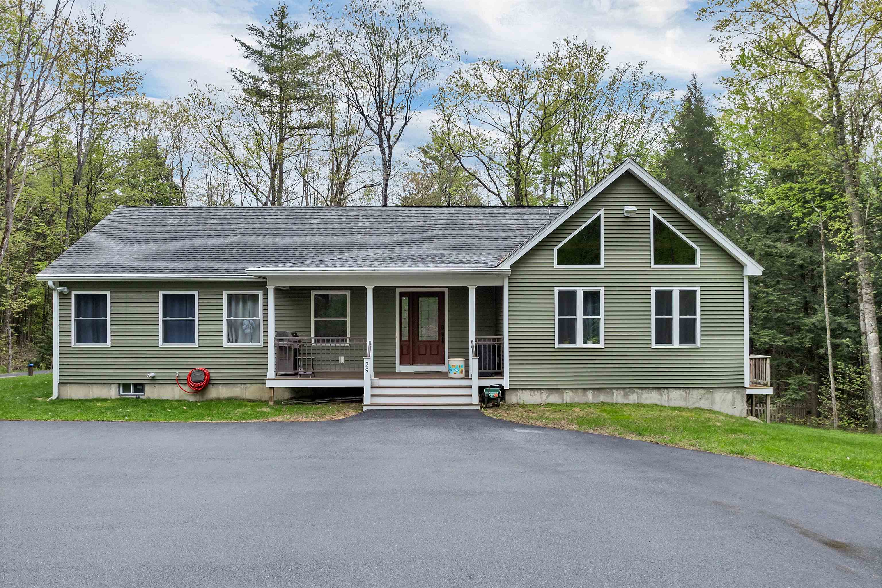 29 Reservoir Heights Rd, Plymouth, NH 03264