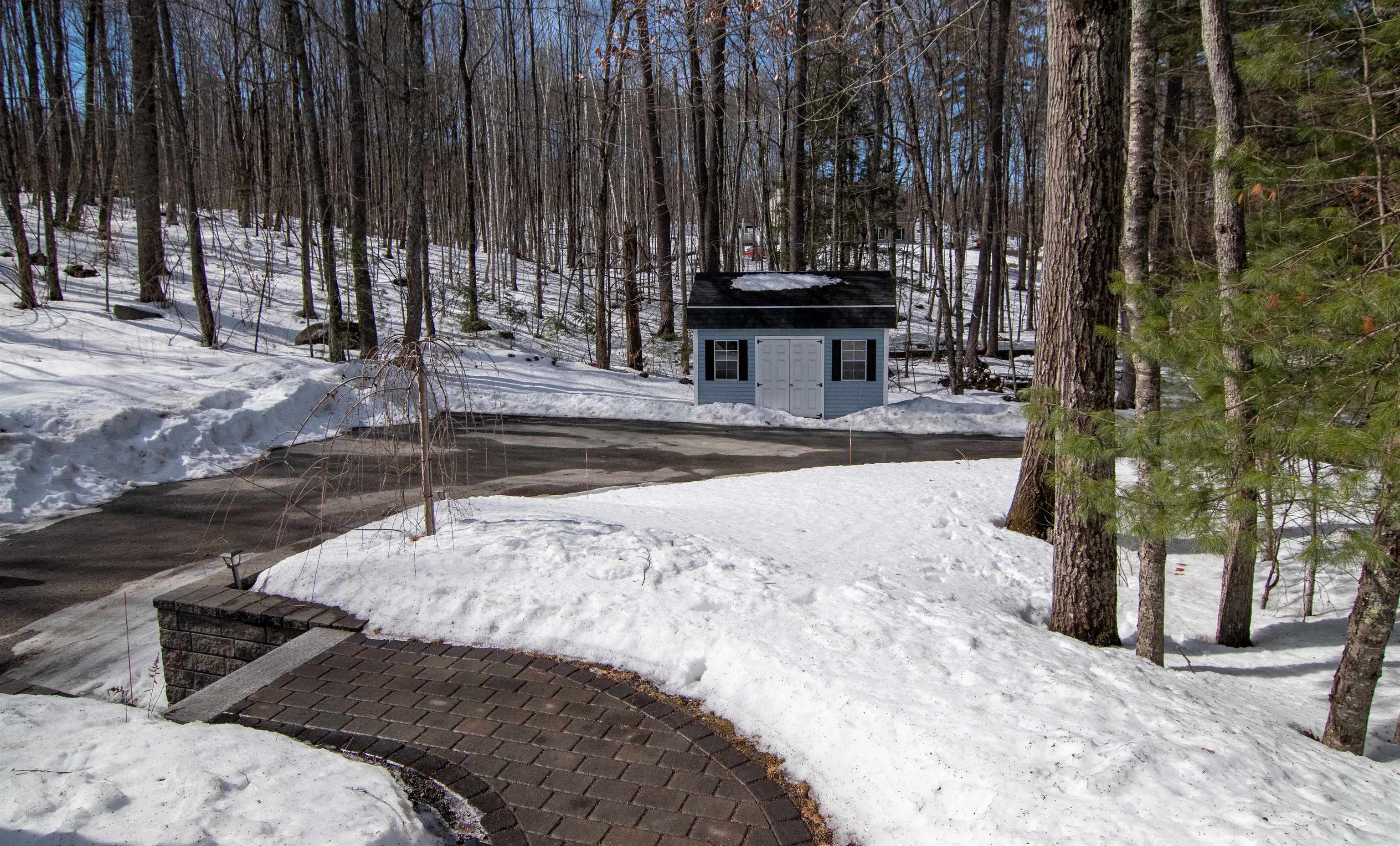 34 Scribner Rd, Raymond, NH 03077