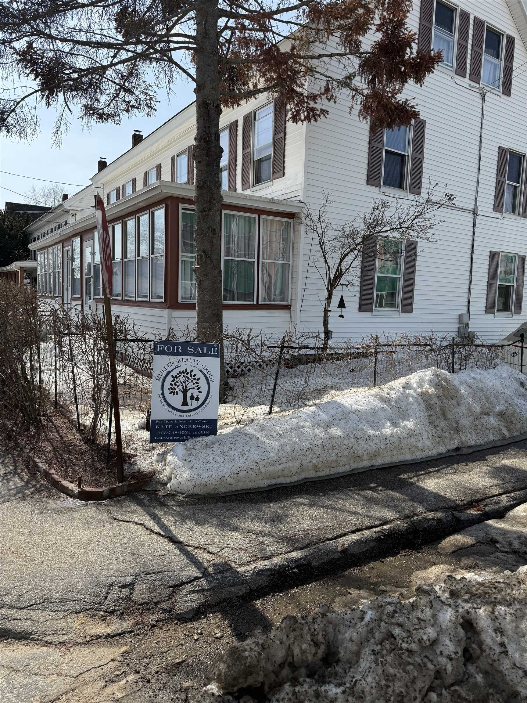 29 Elkins St, Franklin, NH 03235