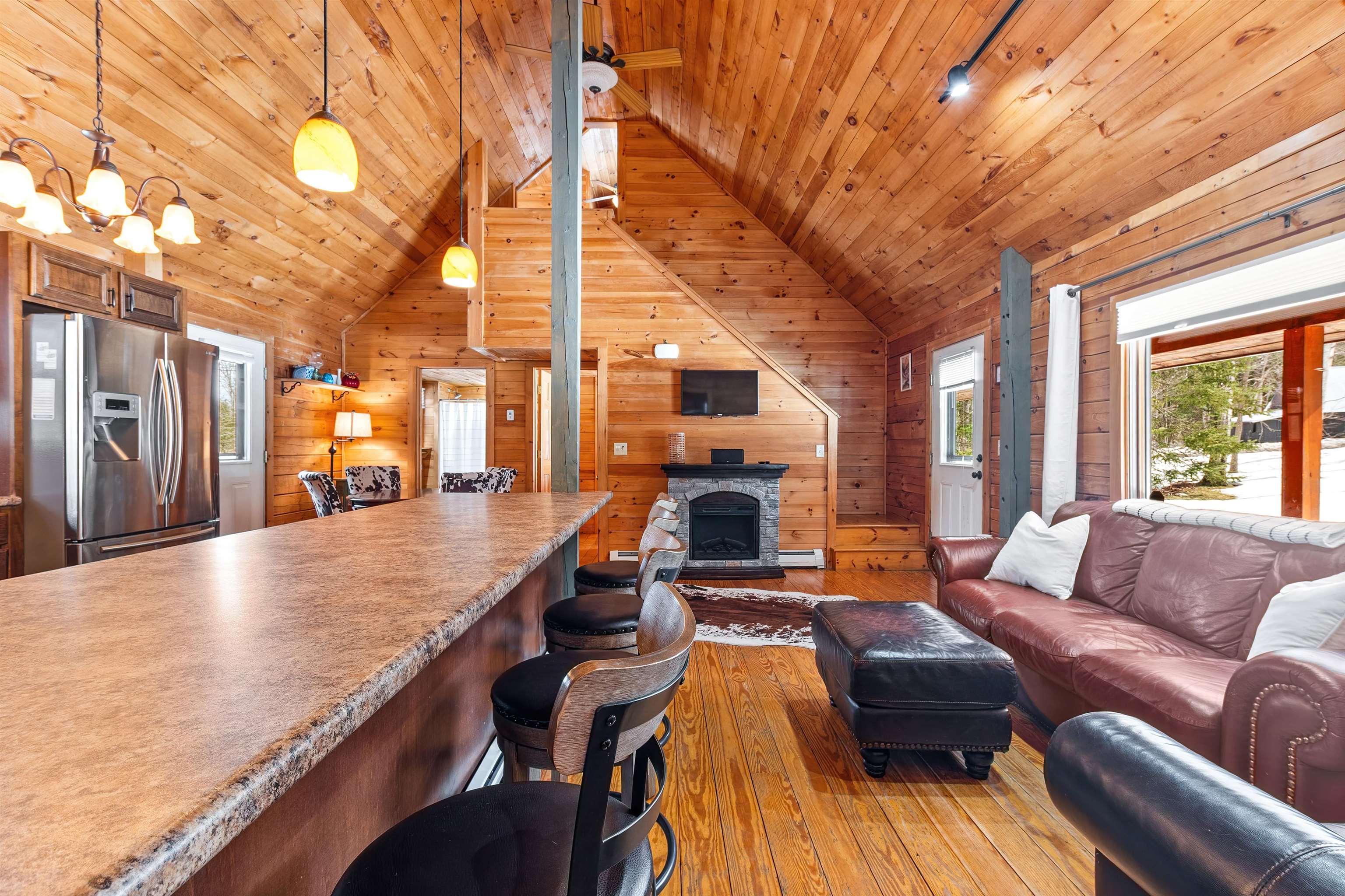 284 Nutting Rd, Sunapee, NH 03782