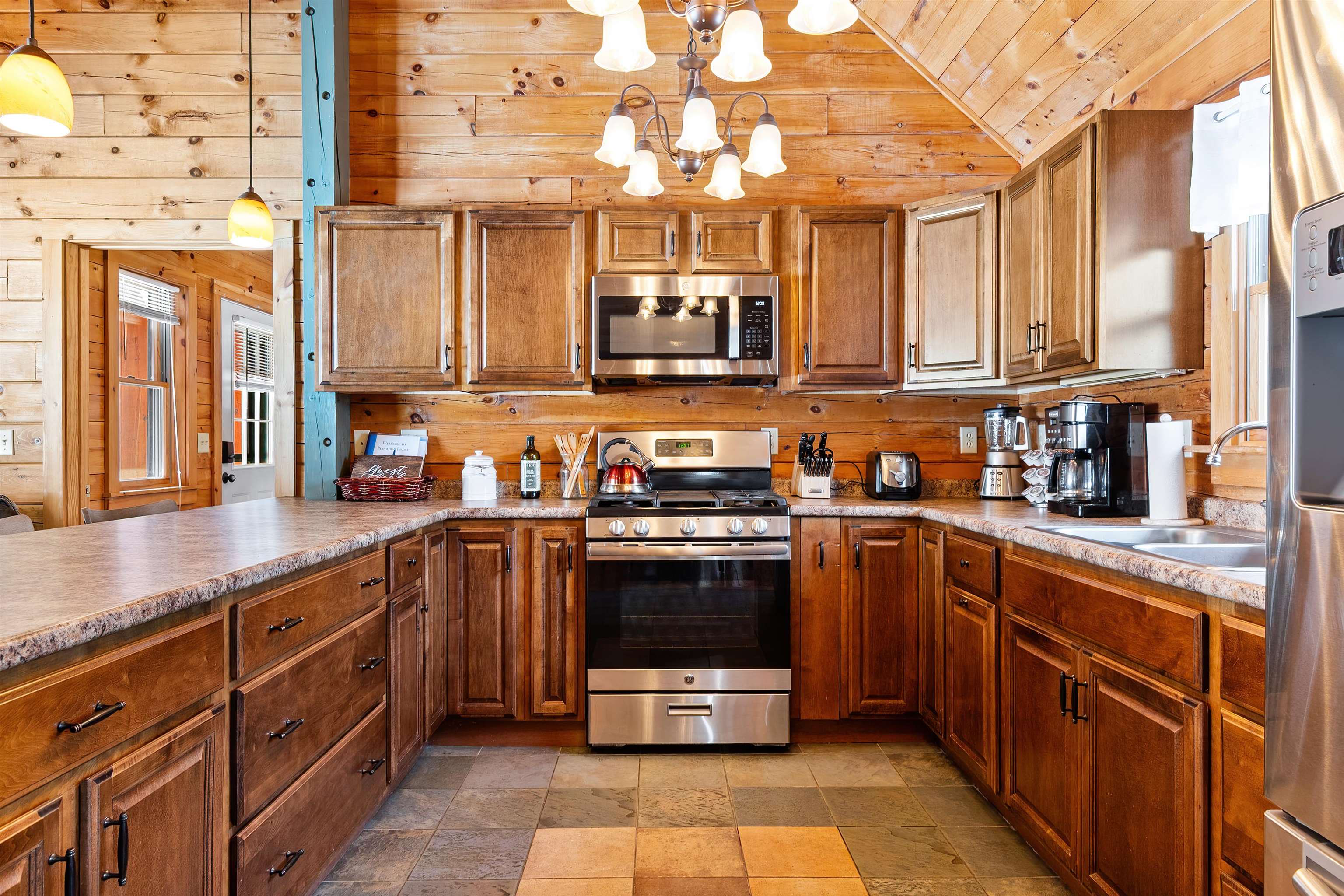 284 Nutting Rd, Sunapee, NH 03782