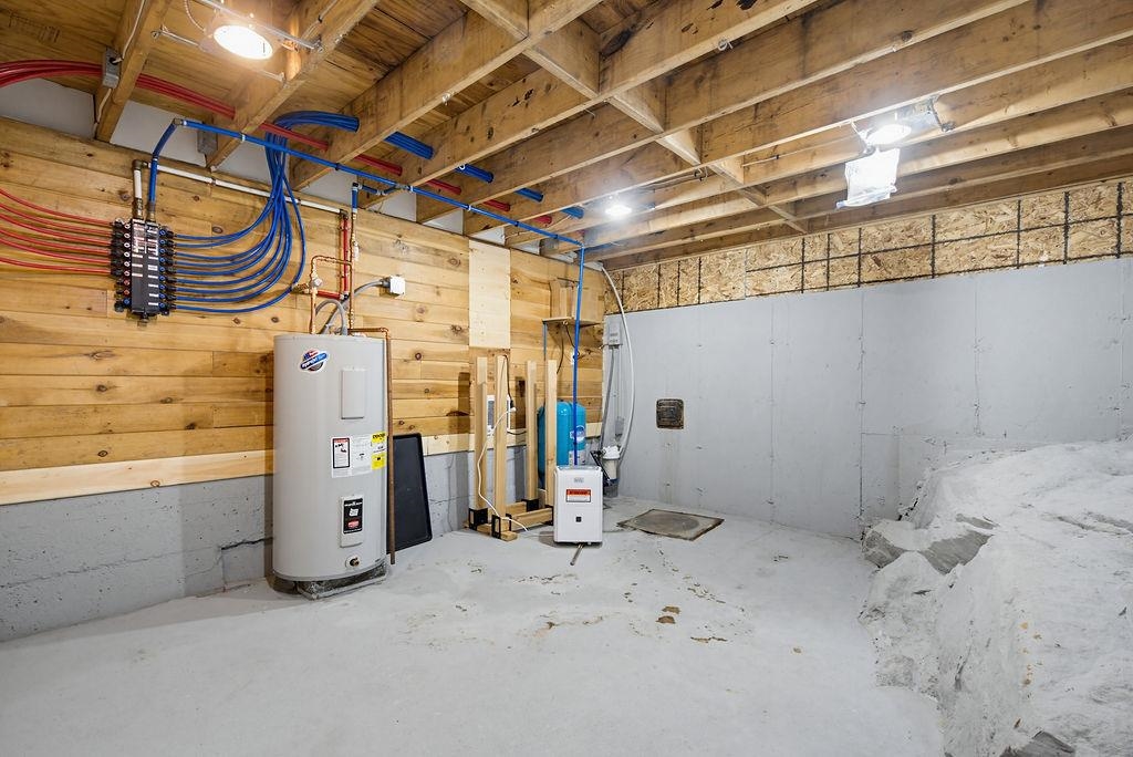 246 Cooper Hill Rd, Nottingham, NH 03290