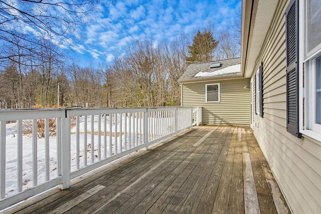 246 Cooper Hill Rd, Nottingham, NH 03290