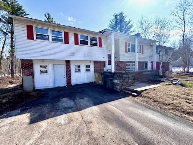 90 N Lowell Rd, Windham, NH 03087