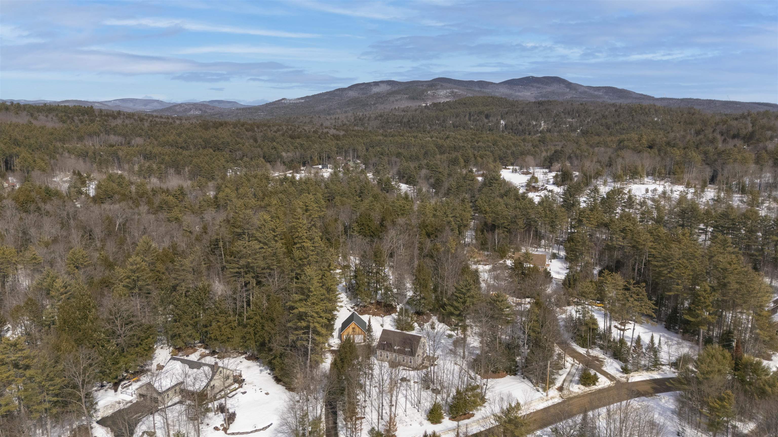 136 Stone Bridge Rd, Wilmot, NH 03287