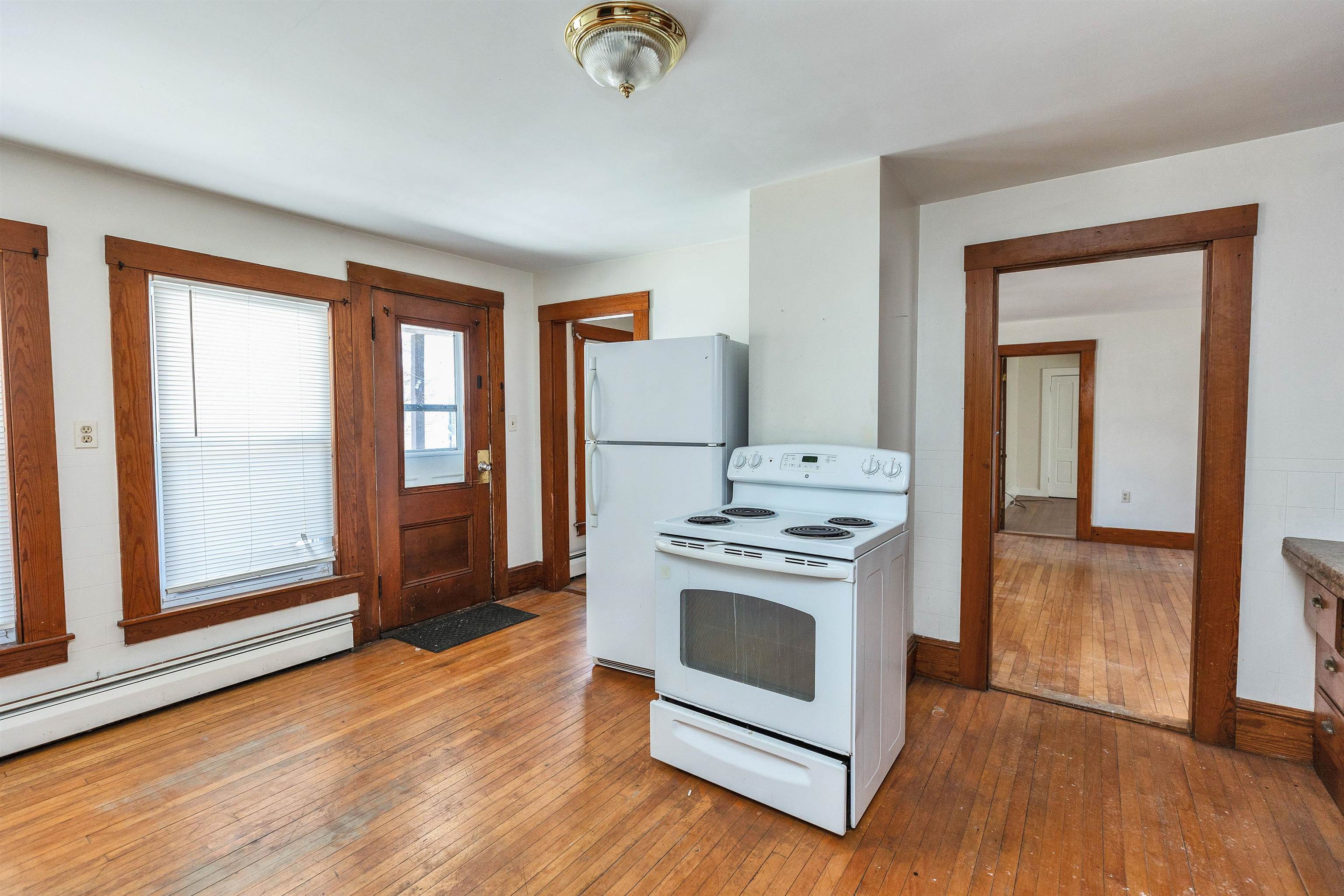 326 Lake Ave, Manchester, NH 03103