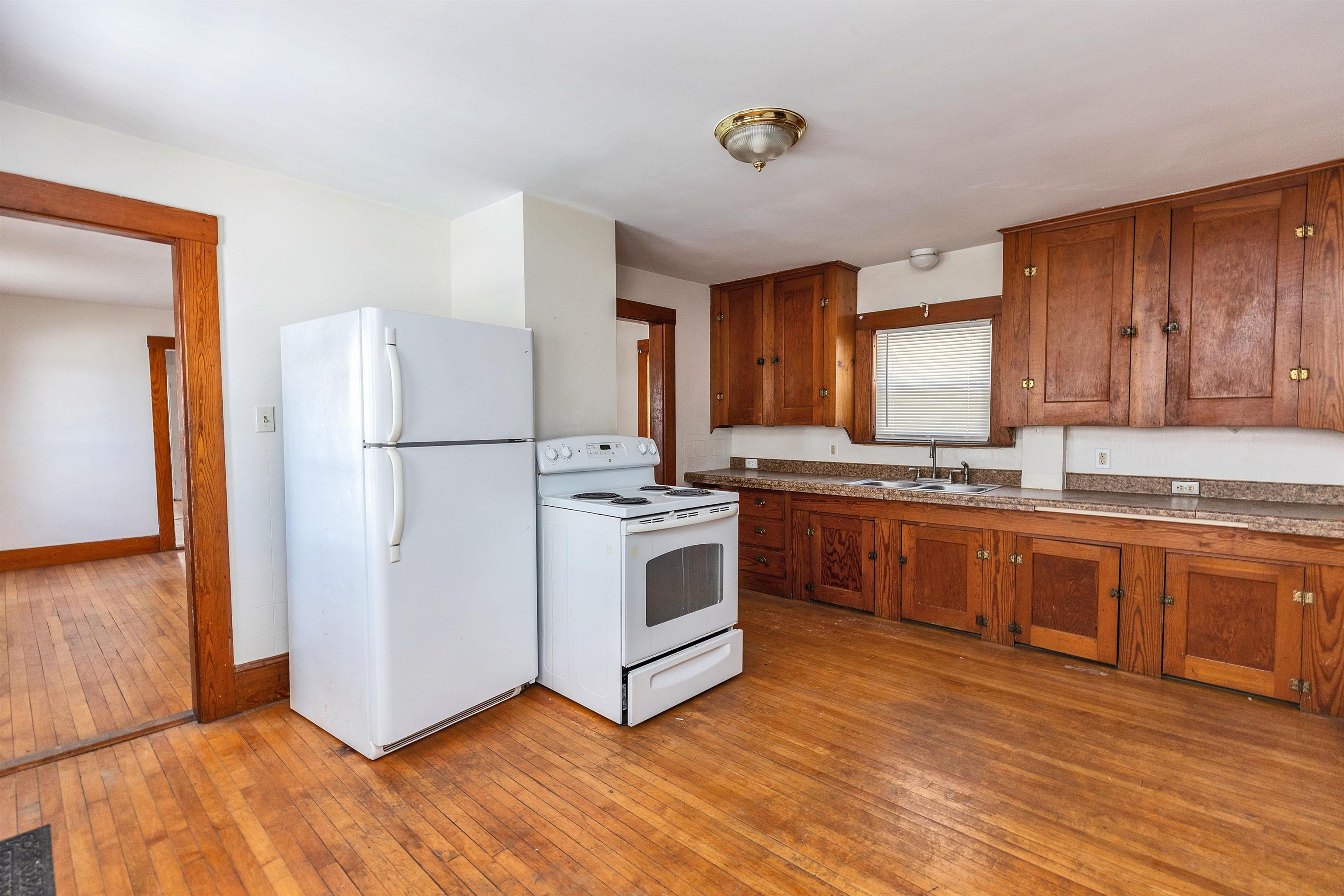 326 Lake Ave, Manchester, NH 03103