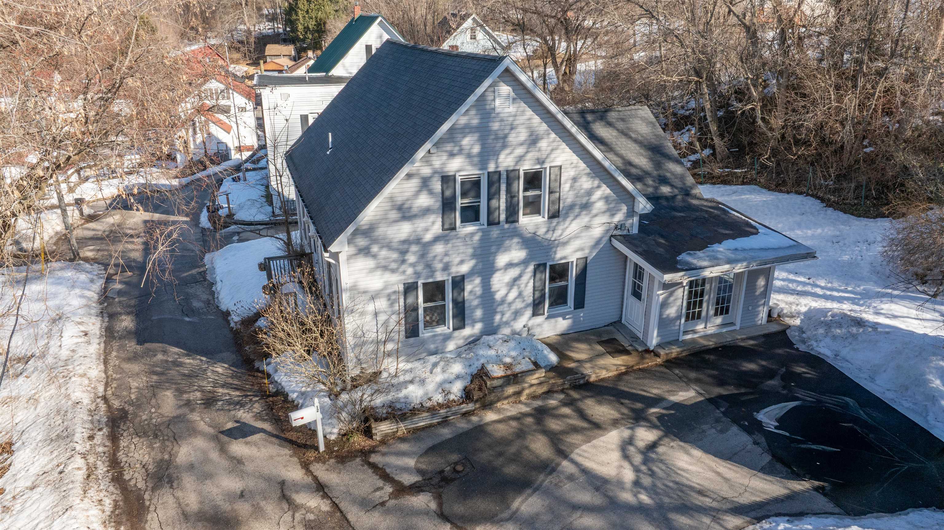 12 Chase St, Hooksett, NH 03106